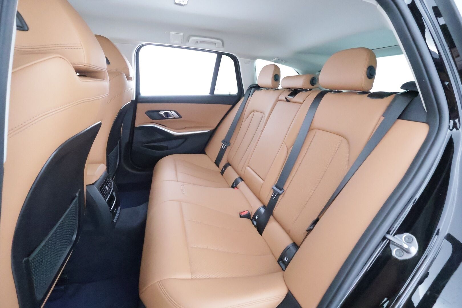 BMW 330 2023 G21 Touring 330e xDrive A Charged Edition - ACC | Lisälämmitin | Widescreen | P.Kamera | Comfort Access | Hifit | Suomi-auto | Konjakkinahat | Kahdet Renkaat | Merkkihuollettu