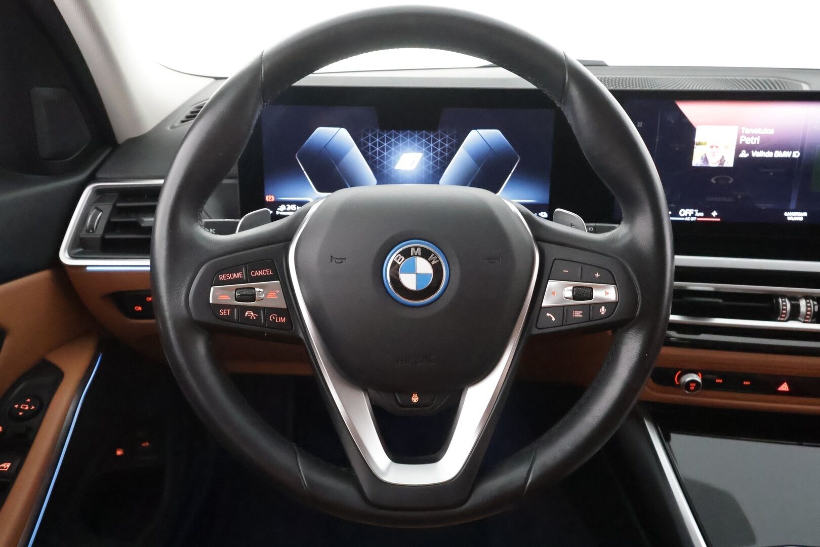 BMW 330 2023 G21 Touring 330e xDrive A Charged Edition - ACC | Lisälämmitin | Widescreen | P.Kamera | Comfort Access | Hifit | Suomi-auto | Konjakkinahat | Kahdet Renkaat | Merkkihuollettu