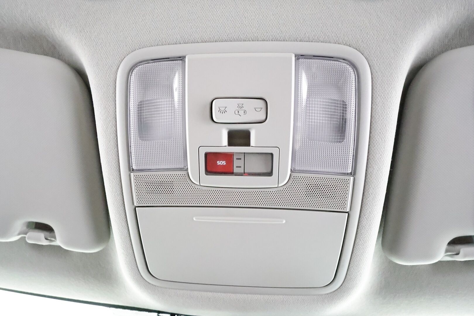 Kia e-Soul 2020 Supreme 64 kWh 204 hv - | ACC | ILP | HUD | Harman/Kardon | Sähkönahat | P.kamera | Keyless | LFA | BSM | RCTA | Apple & Android | LED | Merkkihuollettu | 2x renkaat aluin |