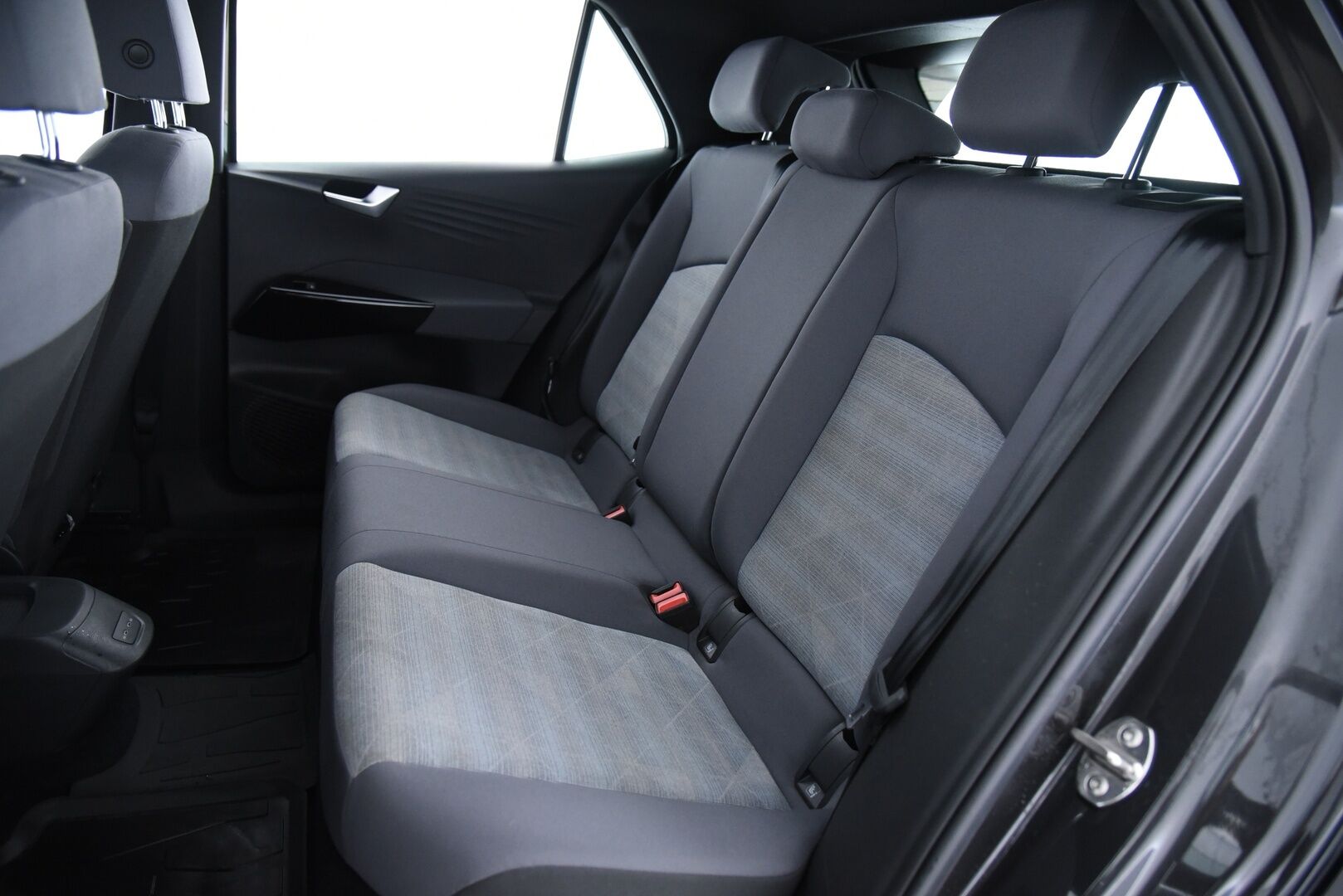 Volkswagen ID.3 2021 Pro Performance Life 150 kW, akku 58 kWh / Adapt. Vak. / Navi / Ambient / Langaton CarPlay & AndroidAuto / Musta sisäkatto / - 2x vanteet & renkaat / Lämpöpumppu / Merkkihuollettu / Siisti!