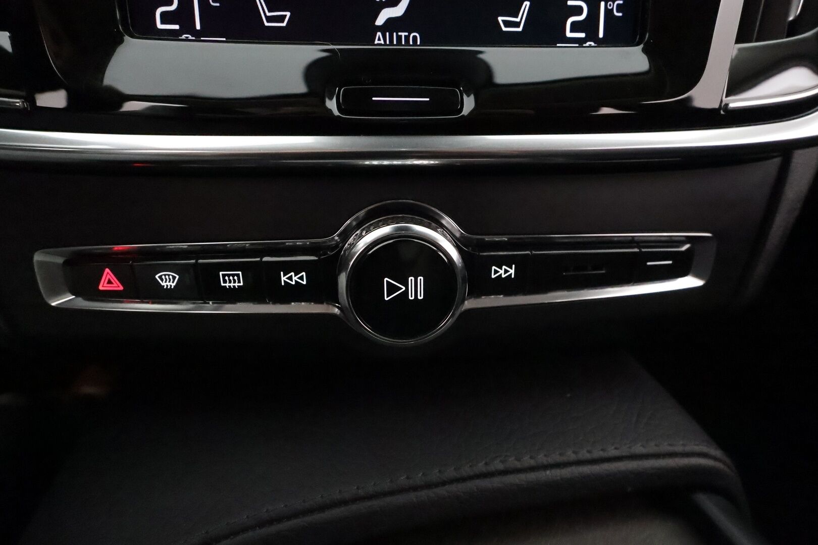 Volvo V90 Cross Country 2020 D4 AWD Plus aut **Webasto / Koukku / Adapt.Vakkari / LED-valot / Kaistavahti / Digimittaristo / KeylessGO / 2x Renkaat**