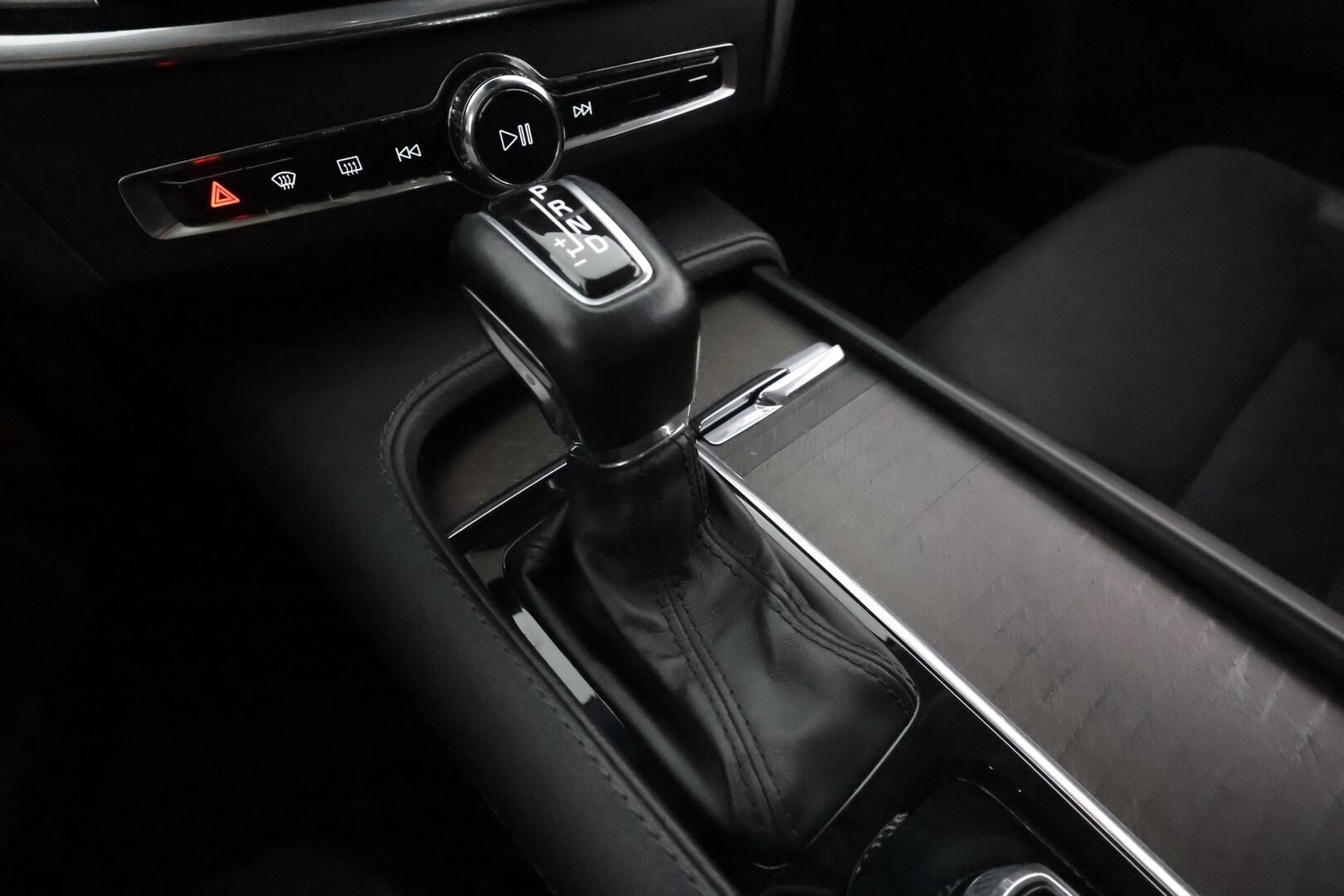 Volvo V90 Cross Country 2020 D4 AWD Plus aut **Webasto / Koukku / Adapt.Vakkari / LED-valot / Kaistavahti / Digimittaristo / KeylessGO / 2x Renkaat**