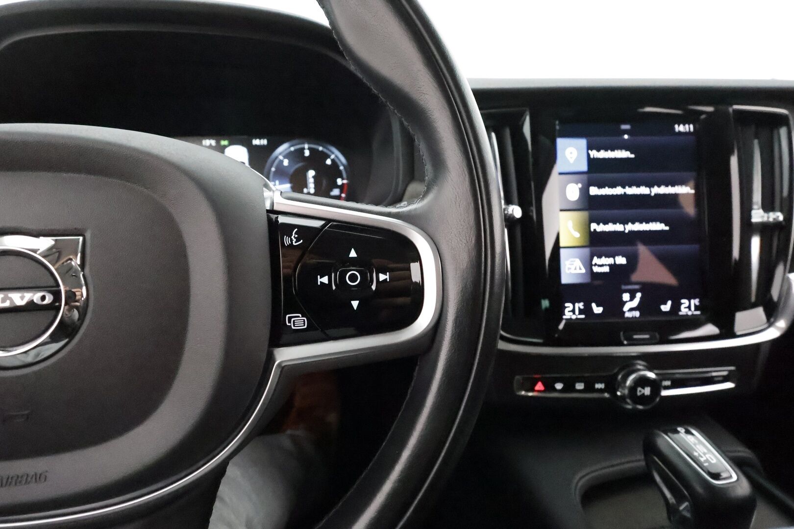 Volvo V90 Cross Country 2020 D4 AWD Plus aut **Webasto / Koukku / Adapt.Vakkari / LED-valot / Kaistavahti / Digimittaristo / KeylessGO / 2x Renkaat**