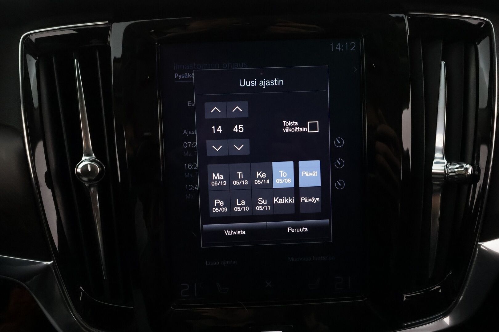 Volvo V90 Cross Country 2020 D4 AWD Plus aut **Webasto / Koukku / Adapt.Vakkari / LED-valot / Kaistavahti / Digimittaristo / KeylessGO / 2x Renkaat**