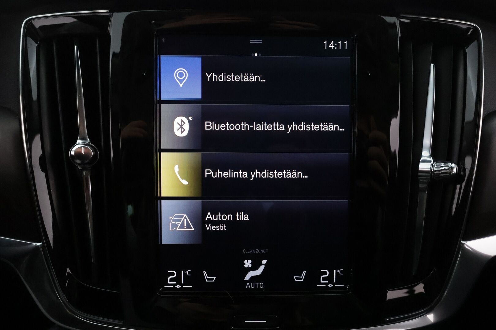 Volvo V90 Cross Country 2020 D4 AWD Plus aut **Webasto / Koukku / Adapt.Vakkari / LED-valot / Kaistavahti / Digimittaristo / KeylessGO / 2x Renkaat**