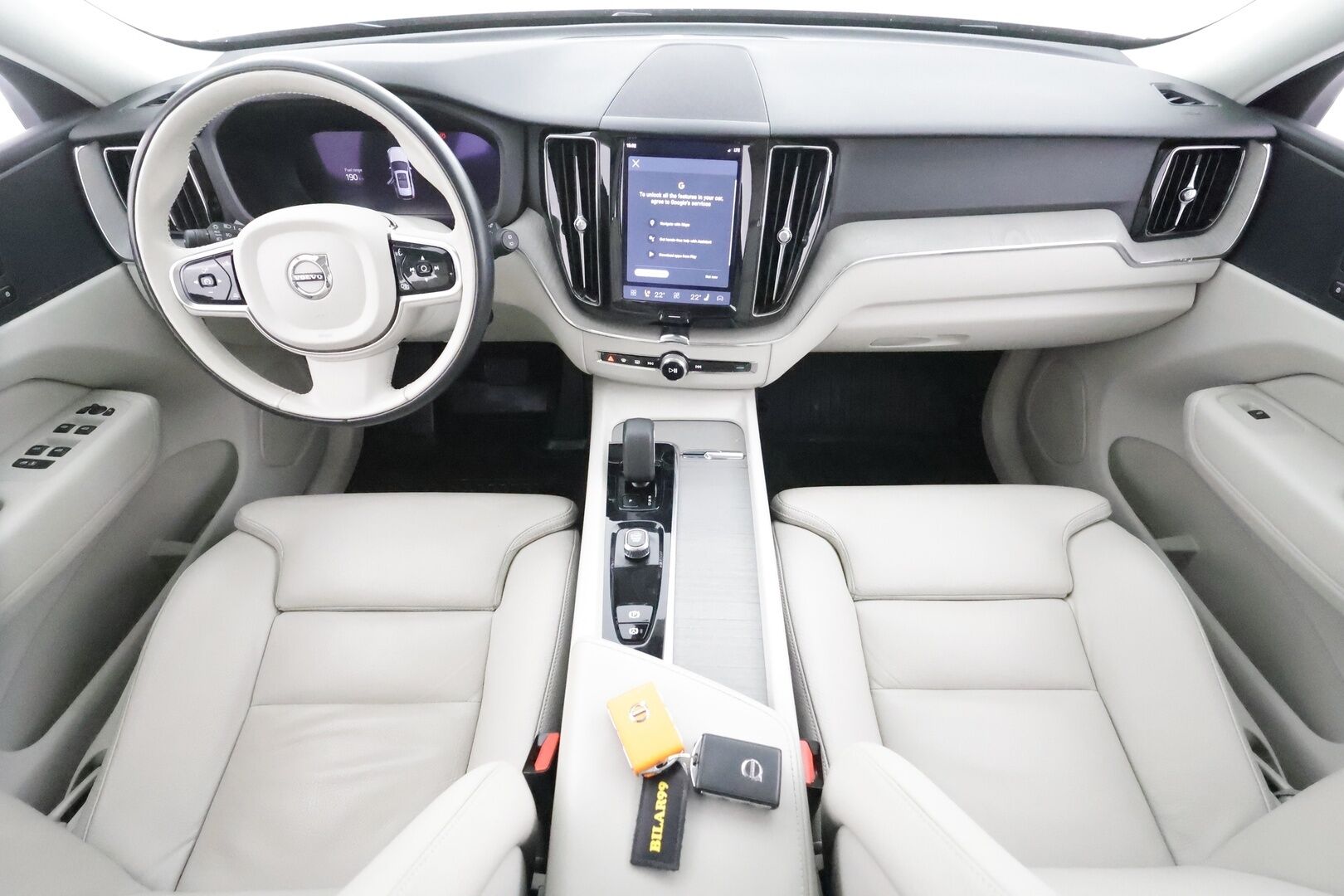 Volvo XC60 2023 T6 AWD Long Range Plus Bright aut * ACC / Koukku / Webasto / Muistipenkit / Full-LED / Panorama / Facelift / P.Kamera * - 1.Om Suomi-auto / Akku kuntotarkastettu / Kahdet renkaat aluvanteilla / Merkkihuollettu