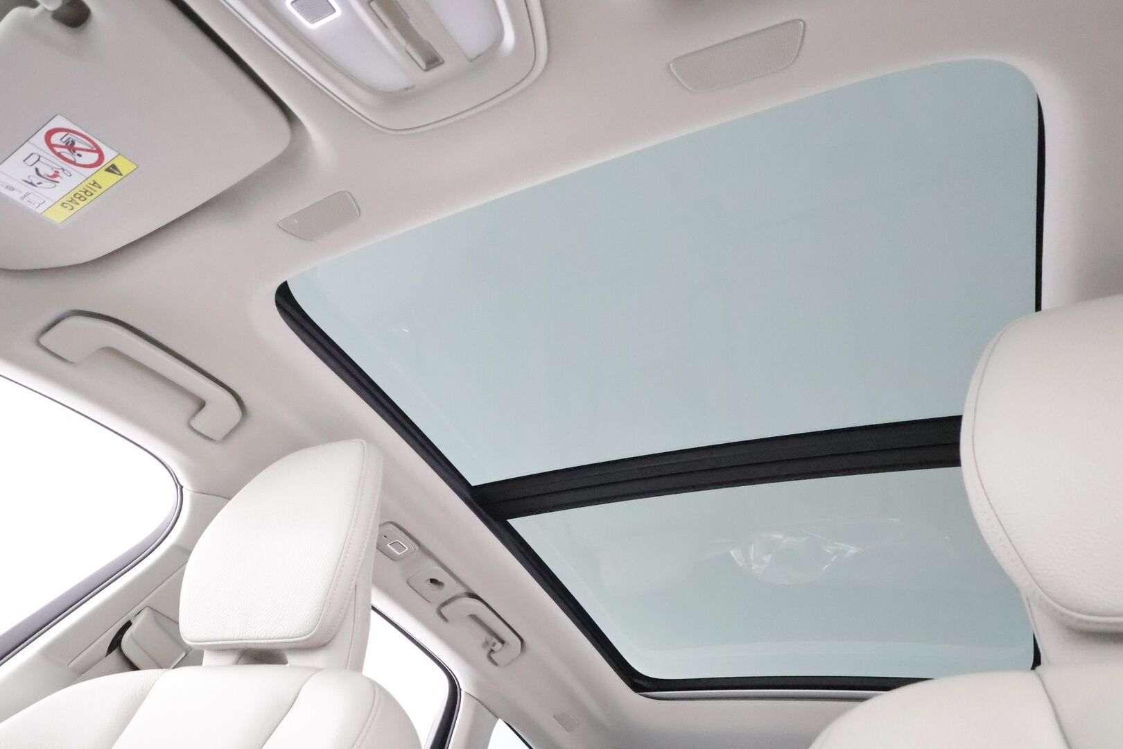 Volvo XC60 2023 T6 AWD Long Range Plus Bright aut * ACC / Koukku / Webasto / Muistipenkit / Full-LED / Panorama / Facelift / P.Kamera * - 1.Om Suomi-auto / Akku kuntotarkastettu / Kahdet renkaat aluvanteilla / Merkkihuollettu