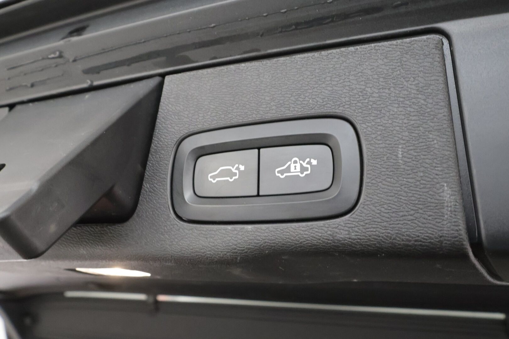 Volvo XC60 2023 T6 AWD Long Range Plus Bright aut * ACC / Koukku / Webasto / Muistipenkit / Full-LED / Panorama / Facelift / P.Kamera * - 1.Om Suomi-auto / Akku kuntotarkastettu / Kahdet renkaat aluvanteilla / Merkkihuollettu