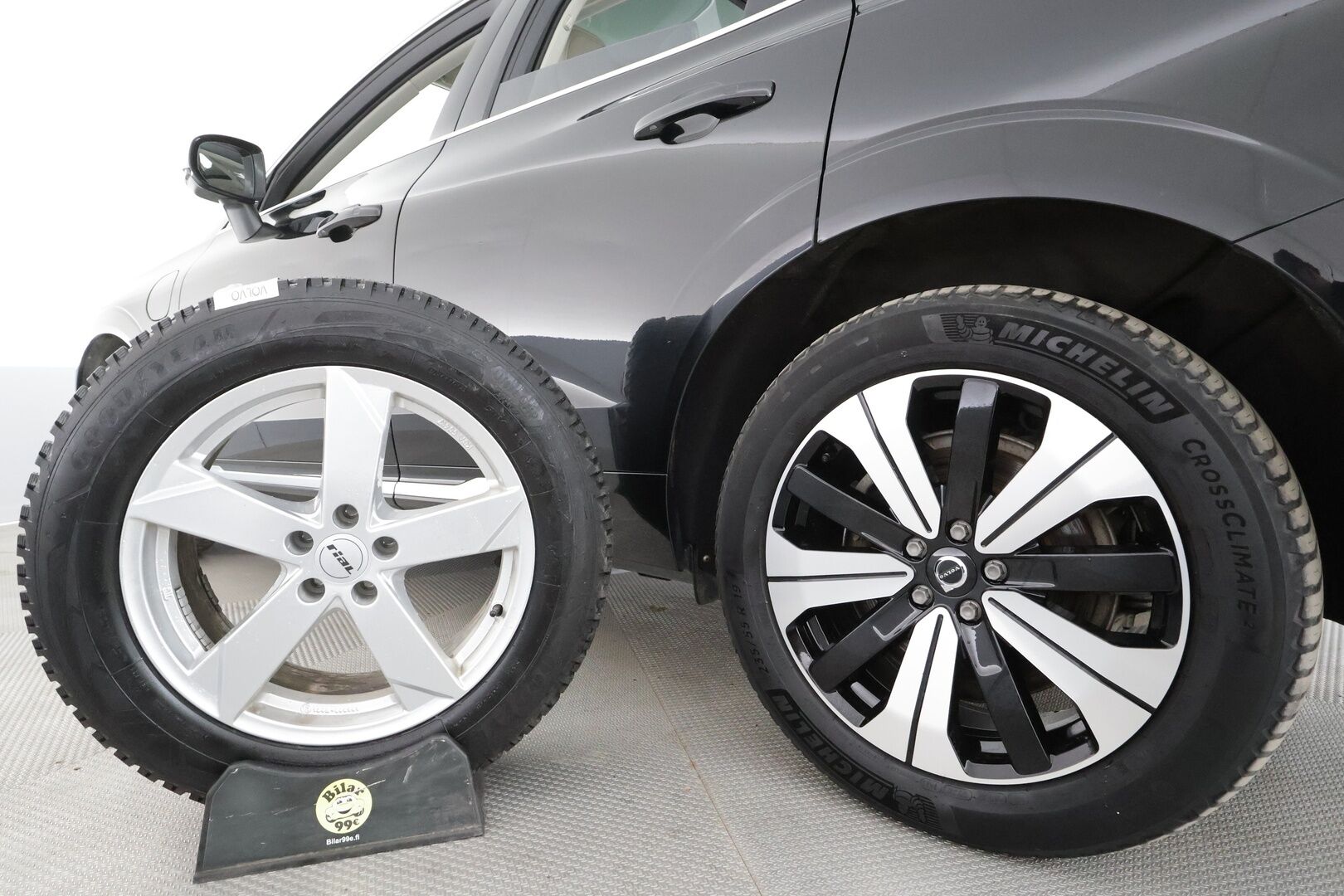 Volvo XC60 2023 T6 AWD Long Range Plus Bright aut * ACC / Koukku / Webasto / Muistipenkit / Full-LED / Panorama / Facelift / P.Kamera * - 1.Om Suomi-auto / Akku kuntotarkastettu / Kahdet renkaat aluvanteilla / Merkkihuollettu