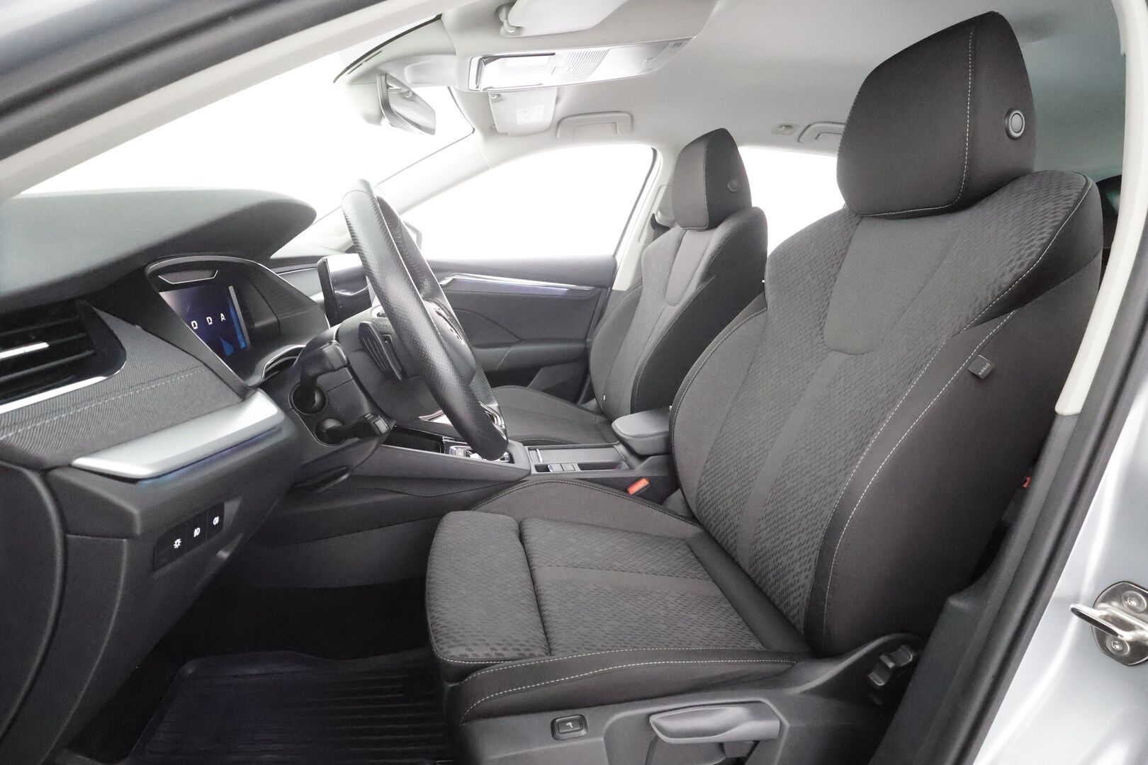 Skoda Octavia 2021 Combi 1.4 TSI PHEV Style iV DSG Autom. - | Jakopää 8/26 | ACC | Webasto | Crystal light Matrix-LED | Hierovat Sporttipenkit | P.Kamera | Ratinlämmitys | Apple&Android | 1.Om Suomi-auto | Kahdet Renkaat | Merkkihuollettu |