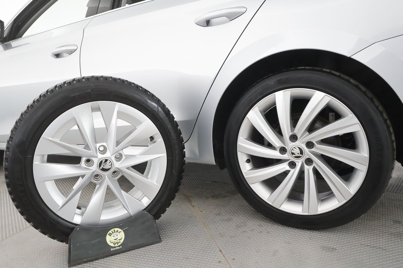 Skoda Octavia 2021 Combi 1.4 TSI PHEV Style iV DSG Autom. - | Jakopää 8/26 | ACC | Webasto | Crystal light Matrix-LED | Hierovat Sporttipenkit | P.Kamera | Ratinlämmitys | Apple&Android | 1.Om Suomi-auto | Kahdet Renkaat | Merkkihuollettu |