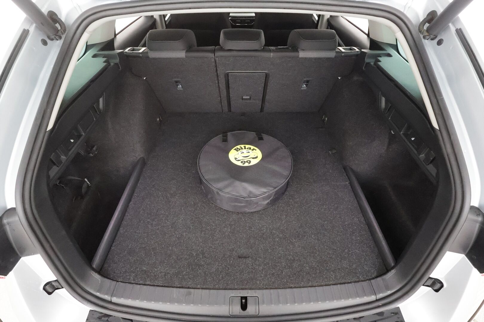 Skoda Octavia 2021 Combi 1.4 TSI PHEV Style iV DSG Autom. - | Jakopää 8/26 | ACC | Webasto | Crystal light Matrix-LED | Hierovat Sporttipenkit | P.Kamera | Ratinlämmitys | Apple&Android | 1.Om Suomi-auto | Kahdet Renkaat | Merkkihuollettu |