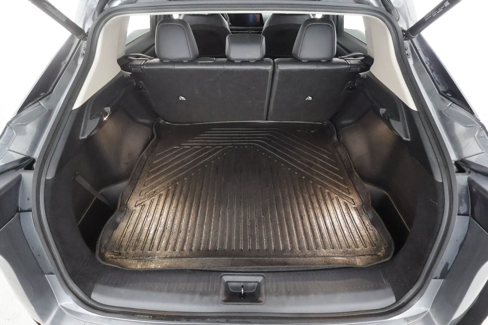 Nissan Ariya 2023 63kWh Advance 2WD 22kw charger - | ACC | 360° | Koukku | ProPilot | Sähköpenkit | Puolinahat | Sähk. takaluukku | BSW | 2x renkaat aluin | 1-om suomiauto | Merkkihuollot | 