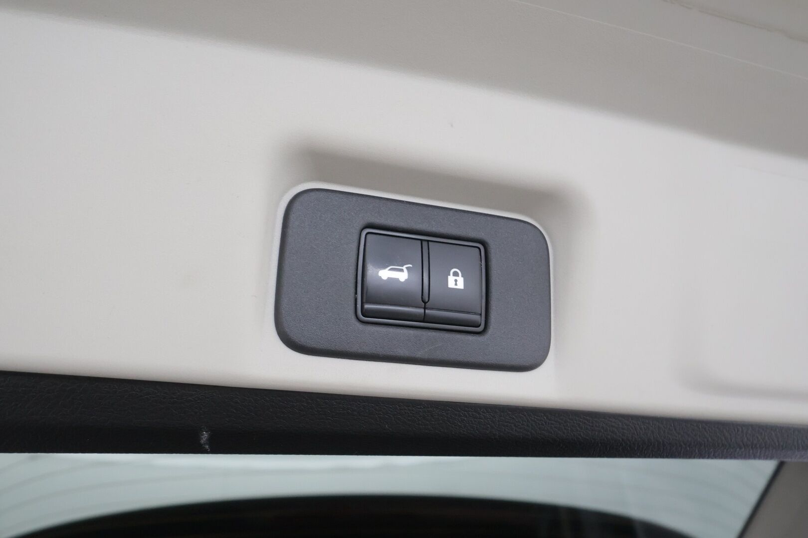 Nissan Ariya 2023 63kWh Advance 2WD 22kw charger - | ACC | 360° | Koukku | ProPilot | Sähköpenkit | Puolinahat | Sähk. takaluukku | BSW | 2x renkaat aluin | 1-om suomiauto | Merkkihuollot | 