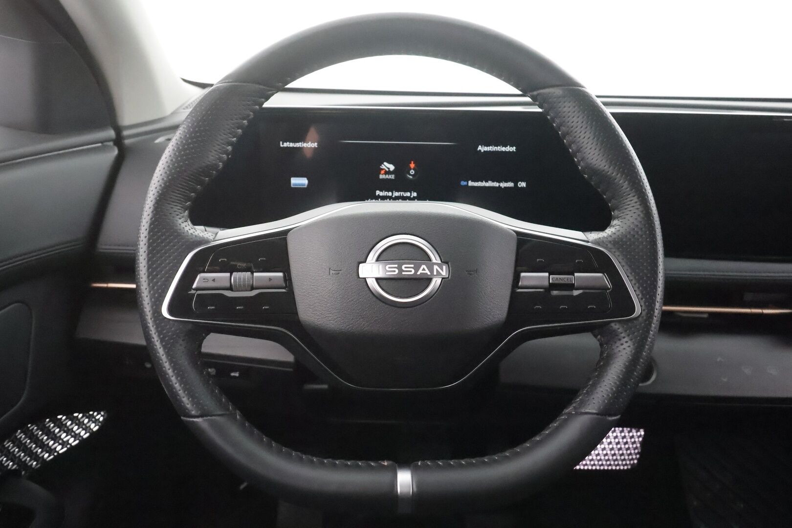 Nissan Ariya 2023 63kWh Advance 2WD 22kw charger - | ACC | 360° | Koukku | ProPilot | Sähköpenkit | Puolinahat | Sähk. takaluukku | BSW | 2x renkaat aluin | 1-om suomiauto | Merkkihuollot | 