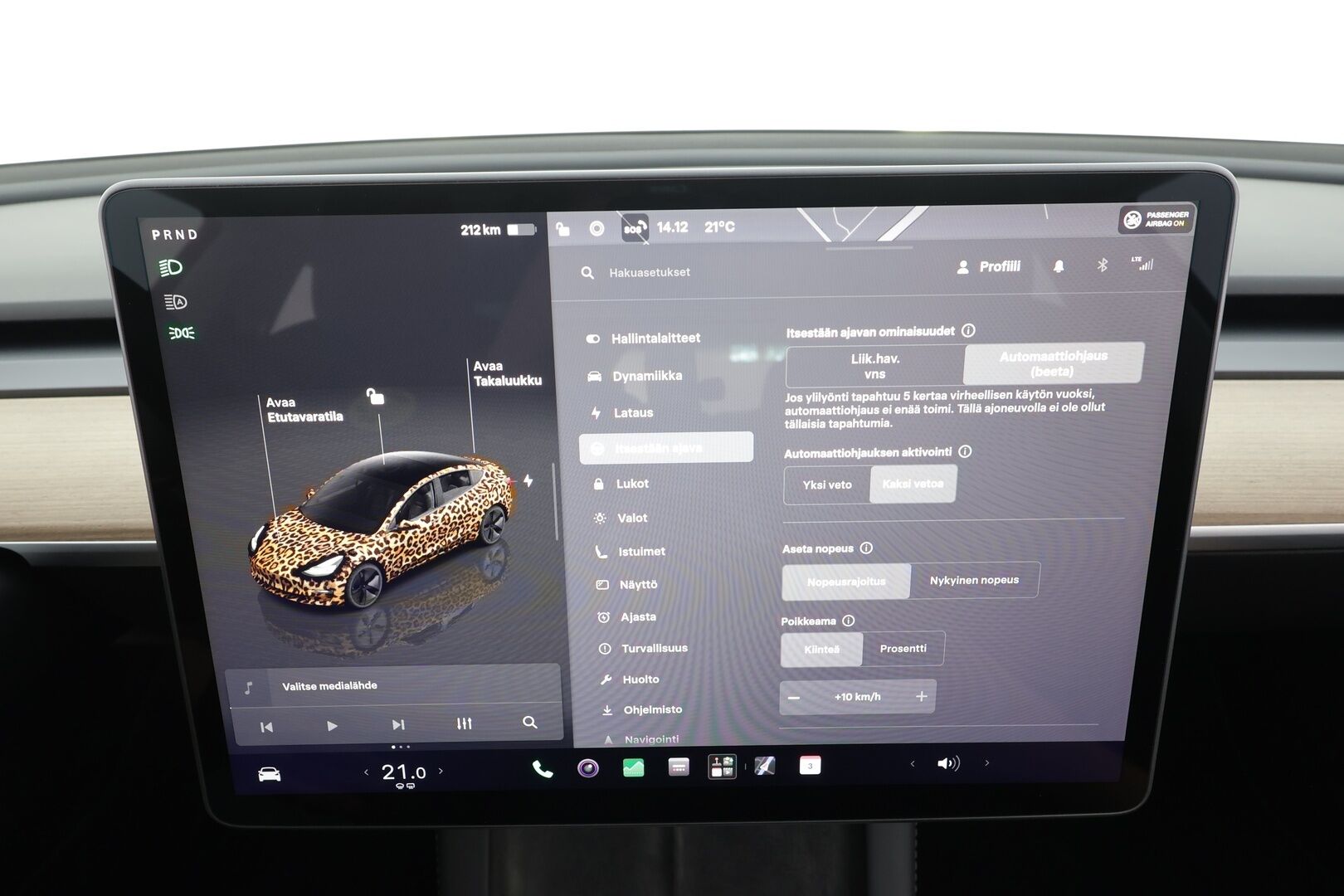 Tesla Model 3 2023 Long-Range RWD - | ILP | Lasikatto | ACC | Matrix-LED | P.Kamera | Muistipenkki |  Premium Speakers | Navi | Kaistavahti | Keyless | 1-om Suomi-auto | 2x Latauskaapelit | Kahdet renkaat |