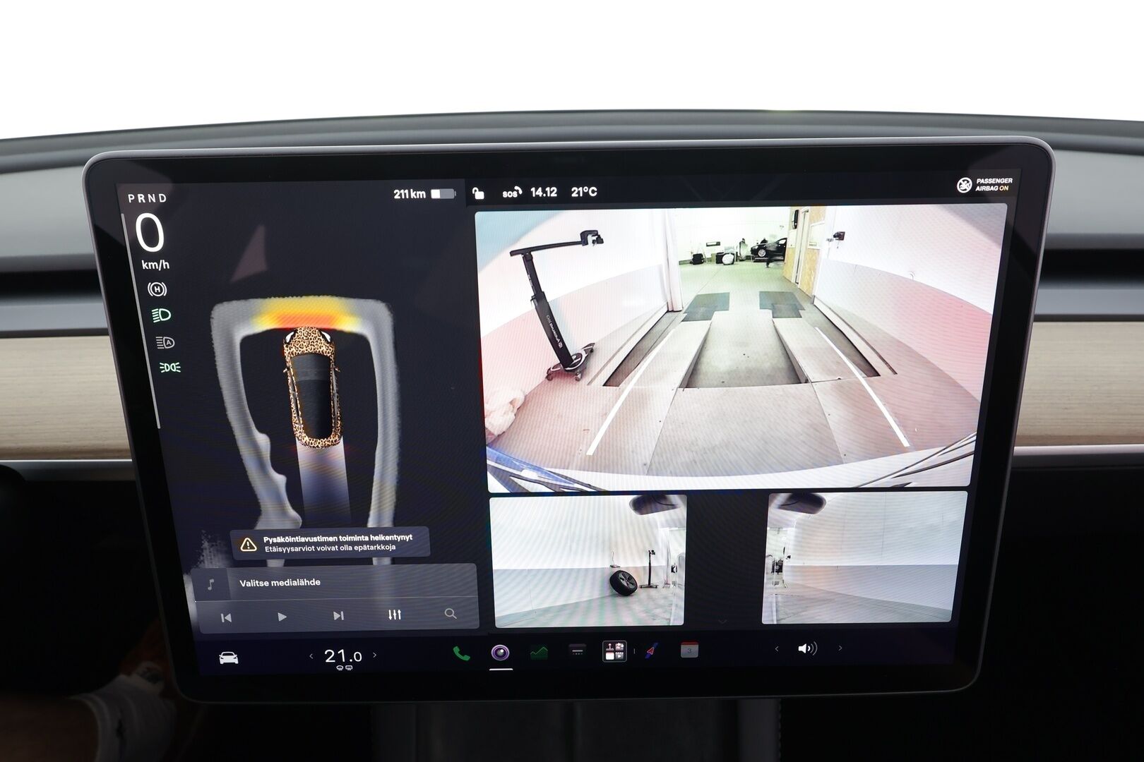 Tesla Model 3 2023 Long-Range RWD - | ILP | Lasikatto | ACC | Matrix-LED | P.Kamera | Muistipenkki |  Premium Speakers | Navi | Kaistavahti | Keyless | 1-om Suomi-auto | 2x Latauskaapelit | Kahdet renkaat |