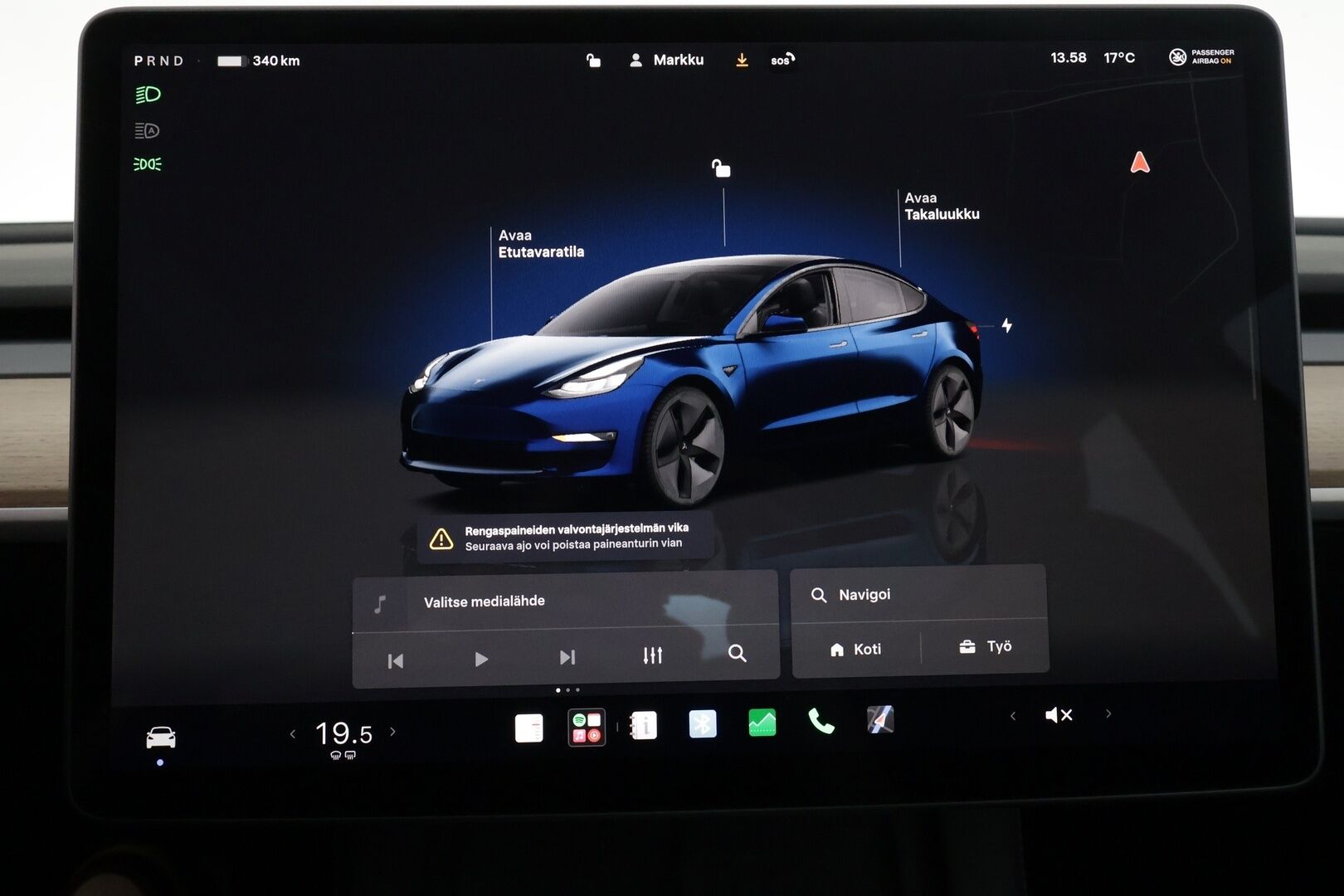 Tesla Model 3 2023 RWD - | 1-om suomiauto | ACC | ILP | Ryzen | Lasikatto | Matrix | Sähkönahat | Muistipenkki | P.kamera | Keyless | Autosteer | 2x renkaat aluin | ALV |