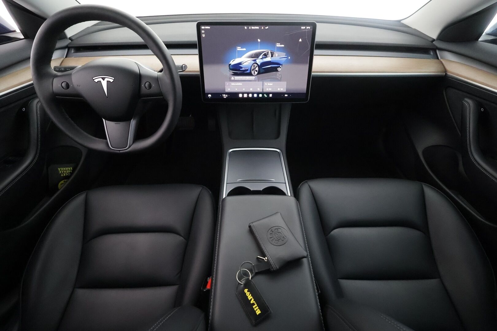 Tesla Model 3 2023 RWD - | 1-om suomiauto | ACC | ILP | Ryzen | Lasikatto | Matrix | Sähkönahat | Muistipenkki | P.kamera | Keyless | Autosteer | 2x renkaat aluin | ALV |