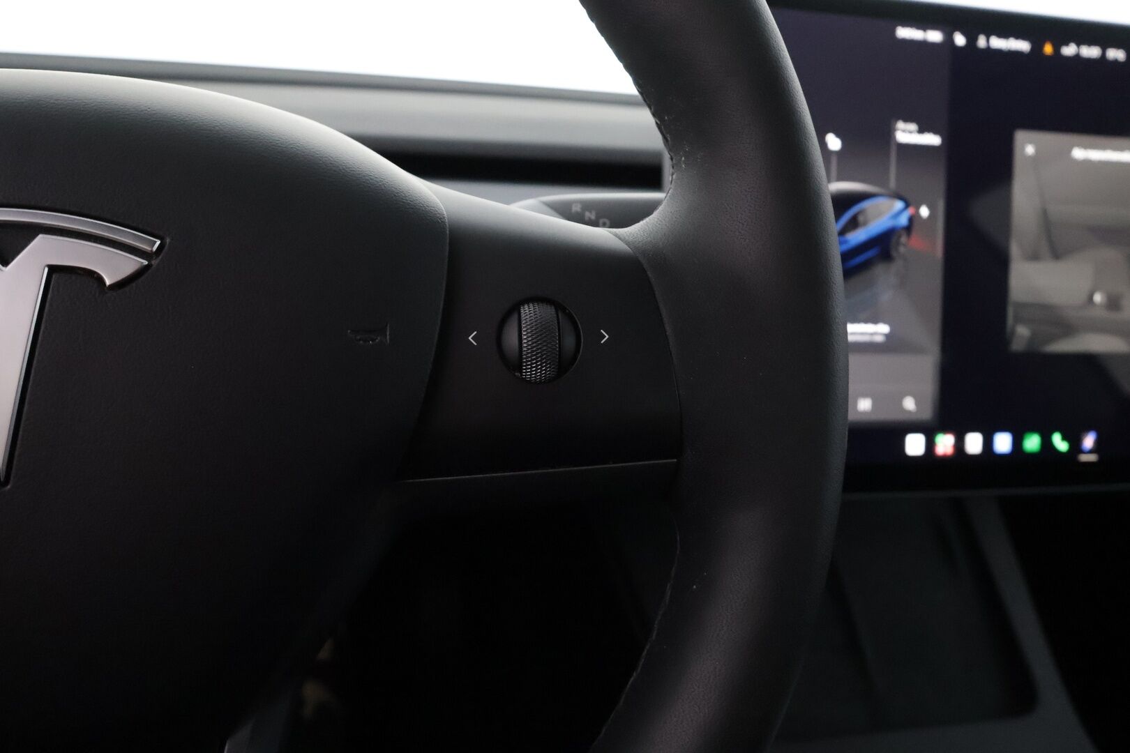 Tesla Model 3 2023 RWD - | 1-om suomiauto | ACC | ILP | Ryzen | Lasikatto | Matrix | Sähkönahat | Muistipenkki | P.kamera | Keyless | Autosteer | 2x renkaat aluin | ALV |