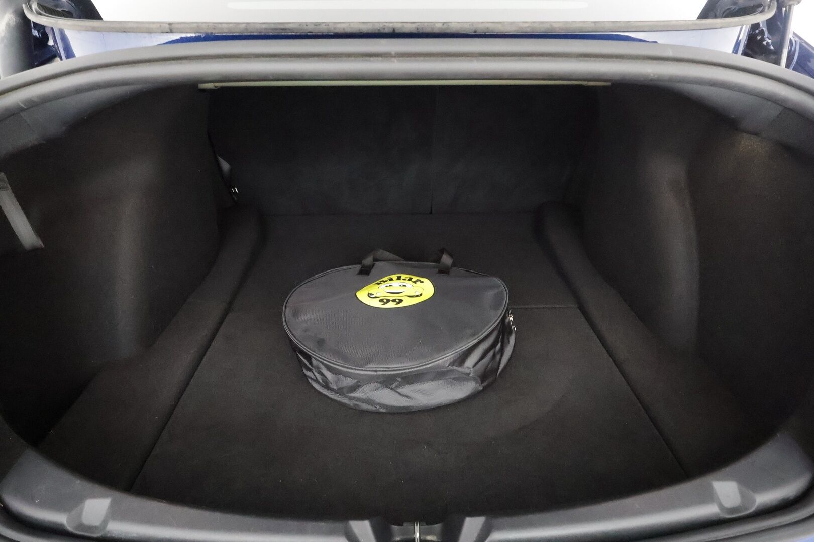 Tesla Model 3 2023 RWD - | 1-om suomiauto | ACC | ILP | Ryzen | Lasikatto | Matrix | Sähkönahat | Muistipenkki | P.kamera | Keyless | Autosteer | 2x renkaat aluin | ALV |