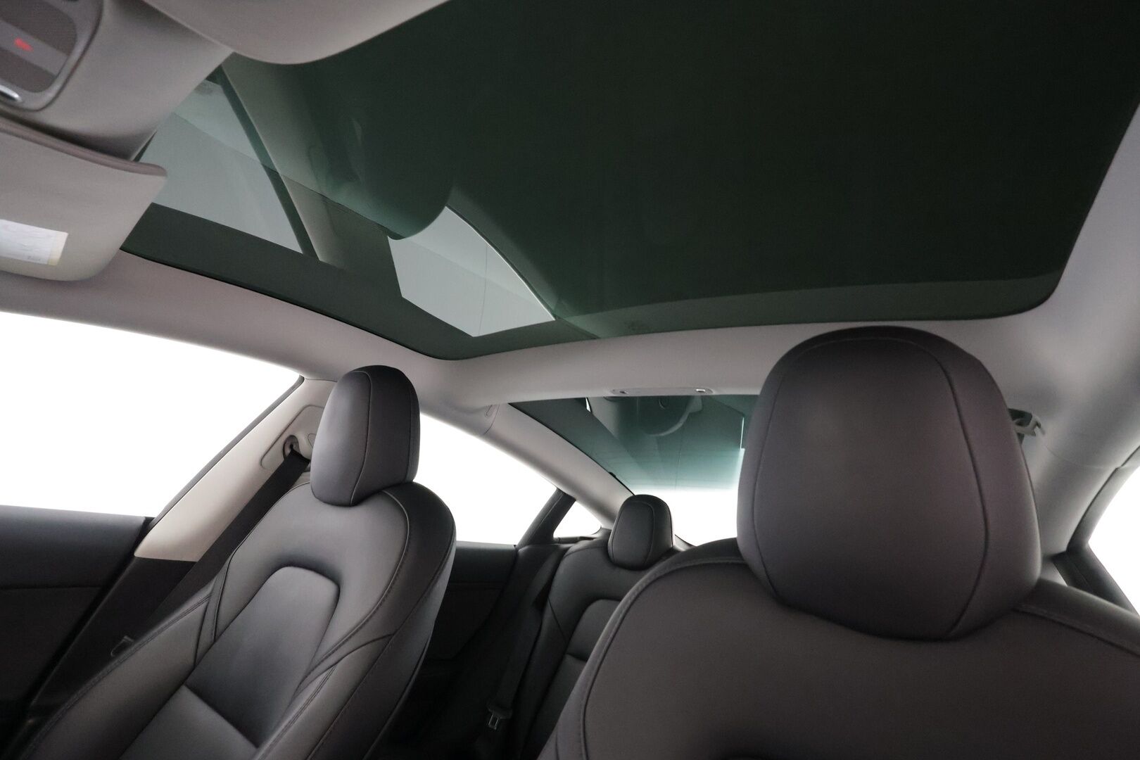 Tesla Model 3 2023 RWD - | 1-om suomiauto | ACC | ILP | Ryzen | Lasikatto | Matrix | Sähkönahat | Muistipenkki | P.kamera | Keyless | Autosteer | 2x renkaat aluin | ALV |