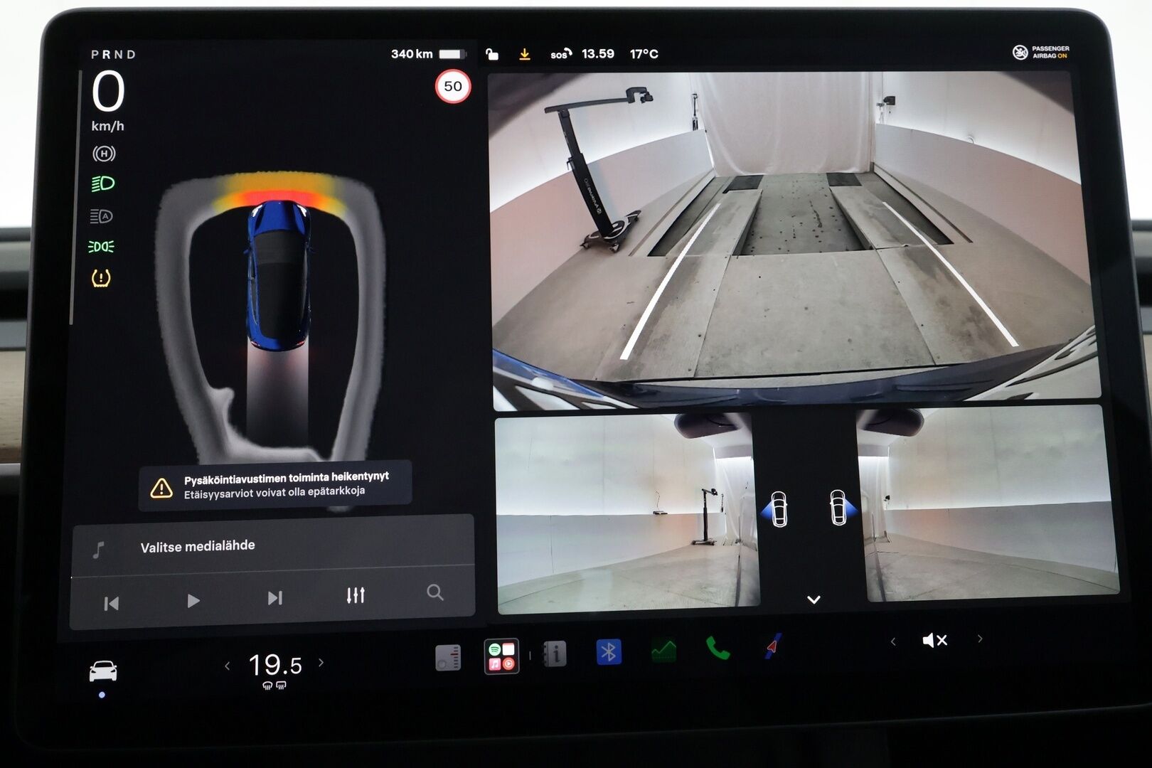 Tesla Model 3 2023 RWD - | 1-om suomiauto | ACC | ILP | Ryzen | Lasikatto | Matrix | Sähkönahat | Muistipenkki | P.kamera | Keyless | Autosteer | 2x renkaat aluin | ALV |