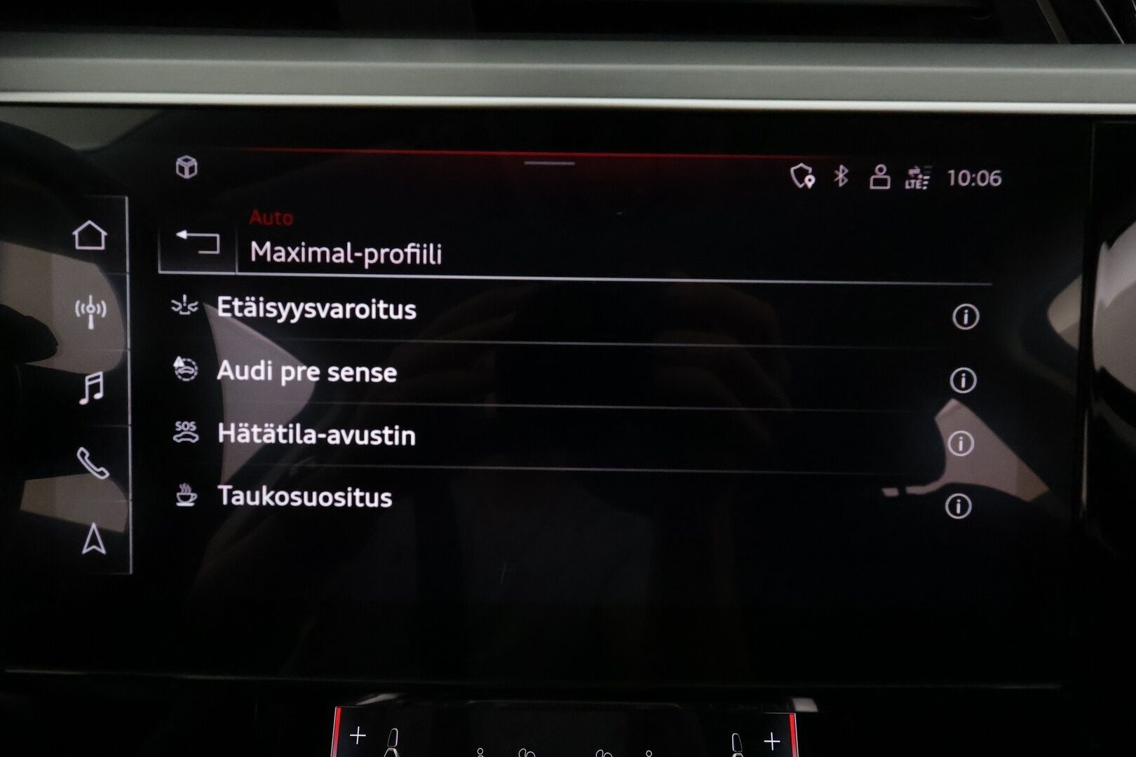 Audi Q8 e-tron 2023 55 e-tron quattro **360° / Adapt.Vakkari / Bang&Olufsen / Matrix-LED / Sporttipenkki Muistilla / Koukku / Navi** - 2,99 % KORKOTARJOUS TÄHÄN AUTOON - Akku kuntotarkastettu / Suomi-auto / Kahdet Renkaat 