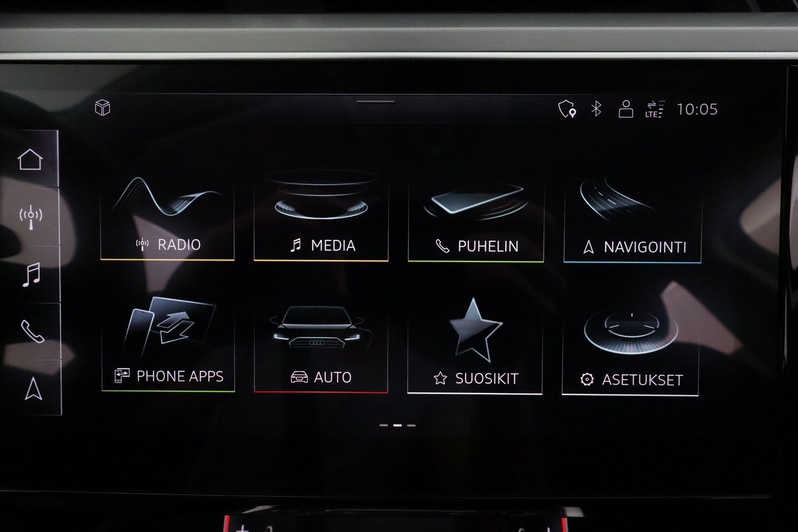 Audi Q8 e-tron 2023 55 e-tron quattro **360° / Adapt.Vakkari / Bang&Olufsen / Matrix-LED / Sporttipenkki Muistilla / Koukku / Navi** - 2,99 % KORKOTARJOUS TÄHÄN AUTOON - Akku kuntotarkastettu / Suomi-auto / Kahdet Renkaat 