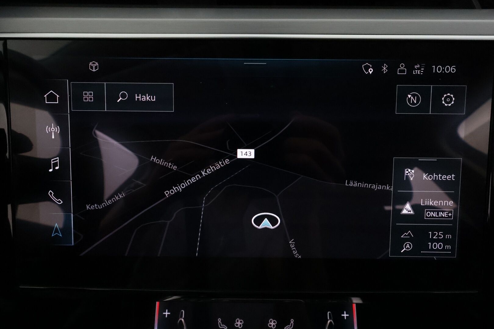 Audi Q8 e-tron 2023 55 e-tron quattro **360° / Adapt.Vakkari / Bang&Olufsen / Matrix-LED / Sporttipenkki Muistilla / Koukku / Navi** - 2,99 % KORKOTARJOUS TÄHÄN AUTOON - Akku kuntotarkastettu / Suomi-auto / Kahdet Renkaat 
