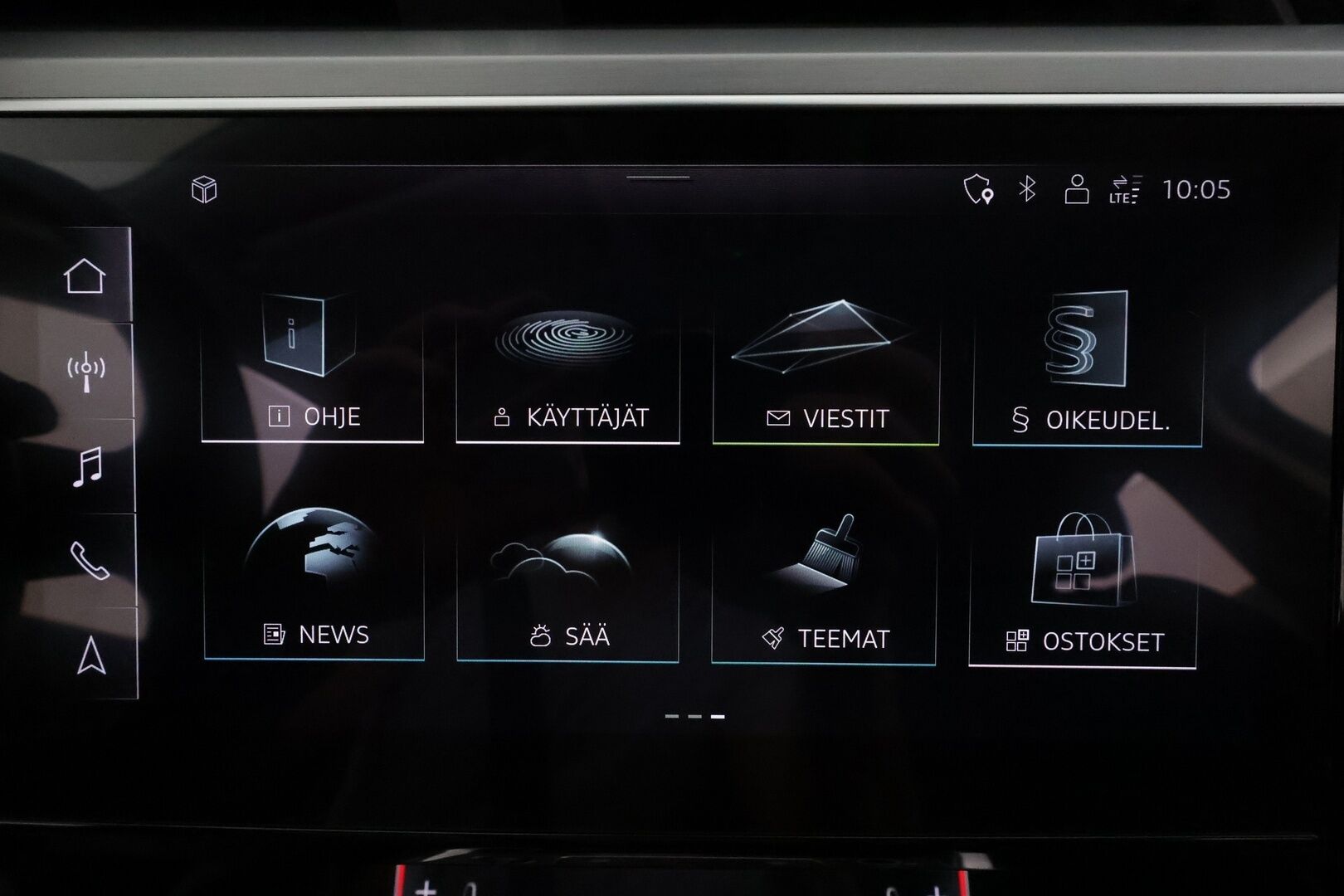 Audi Q8 e-tron 2023 55 e-tron quattro **360° / Adapt.Vakkari / Bang&Olufsen / Matrix-LED / Sporttipenkki Muistilla / Koukku / Navi** - 2,99 % KORKOTARJOUS TÄHÄN AUTOON - Akku kuntotarkastettu / Suomi-auto / Kahdet Renkaat 