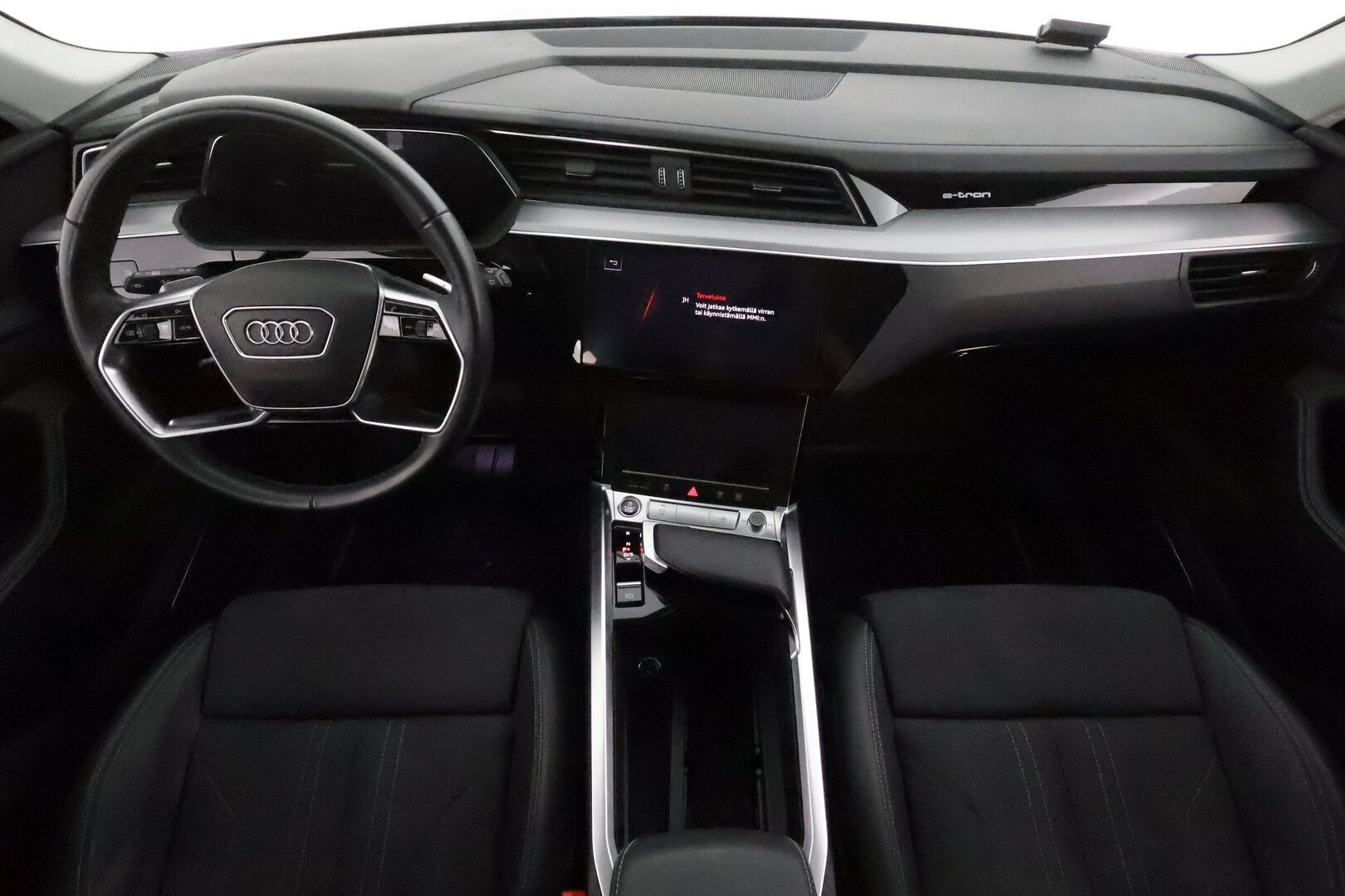 Audi Q8 e-tron 2023 55 e-tron quattro **360° / Adapt.Vakkari / Bang&Olufsen / Matrix-LED / Sporttipenkki Muistilla / Koukku / Navi** - 2,99 % KORKOTARJOUS TÄHÄN AUTOON - Akku kuntotarkastettu / Suomi-auto / Kahdet Renkaat 