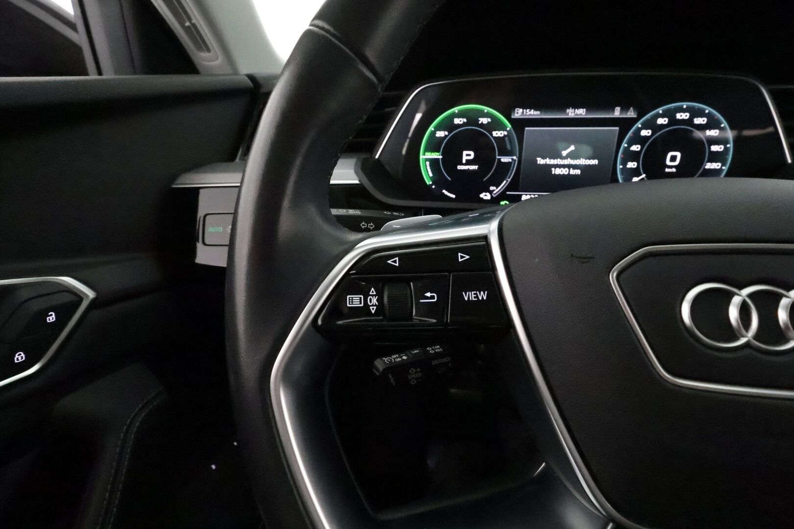 Audi Q8 e-tron 2023 55 e-tron quattro **360° / Adapt.Vakkari / Bang&Olufsen / Matrix-LED / Sporttipenkki Muistilla / Koukku / Navi** - 2,99 % KORKOTARJOUS TÄHÄN AUTOON - Akku kuntotarkastettu / Suomi-auto / Kahdet Renkaat 