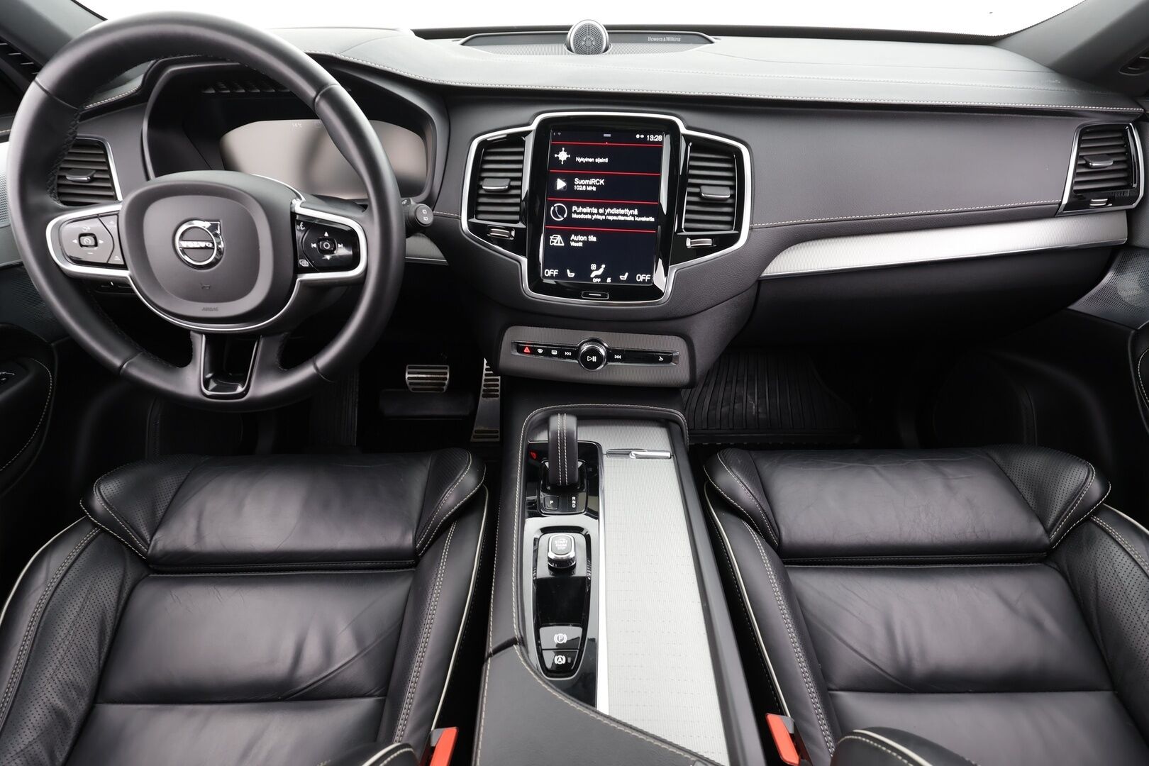 Volvo XC90 2022 T8 TwE AWD R-Design 7-p * Webasto / Koukku / ACC / Panorama / B&O / Full-LED / 360° / Sportit Muistilla / Ilma-alusta * - Akku kuntotarkastettu / Kahdet renkaat / Merkkihuollettu! * HUIPPU KAMOILLA * - HULLU BLACKWEEK KORKOTARJOUS 2,49%