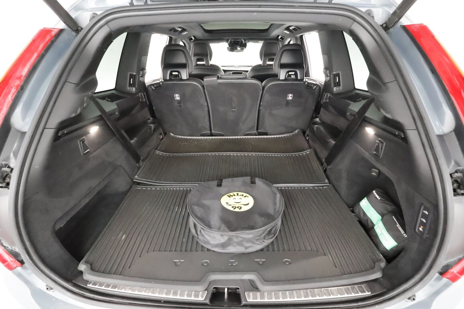 Volvo XC90 2022 T8 TwE AWD R-Design 7-p * Webasto / Koukku / ACC / Panorama / B&O / Full-LED / 360° / Sportit Muistilla / Ilma-alusta * - Akku kuntotarkastettu / Kahdet renkaat / Merkkihuollettu! * HUIPPU KAMOILLA * - HULLU BLACKWEEK KORKOTARJOUS 2,49%