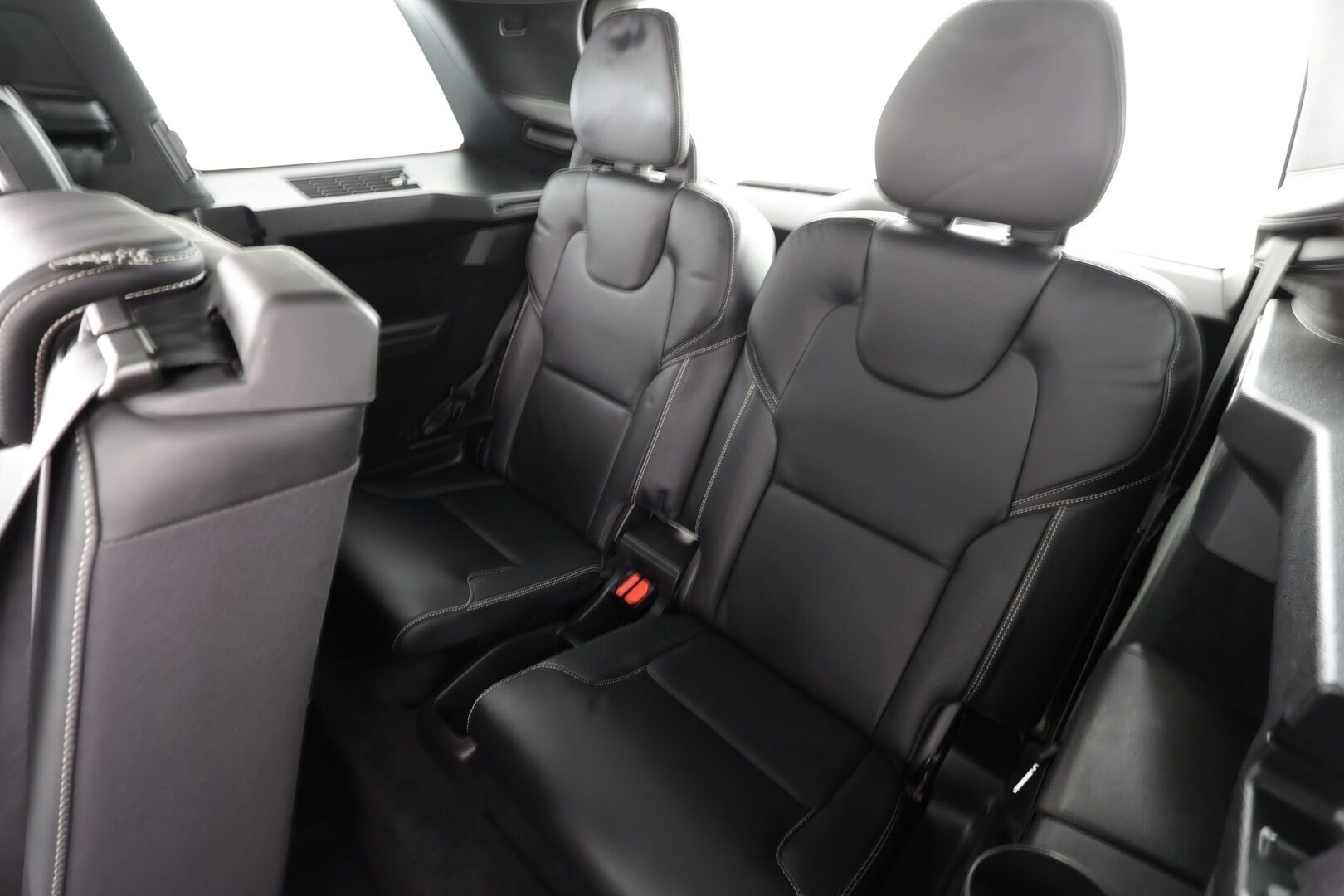 Volvo XC90 2022 T8 TwE AWD R-Design 7-p * Webasto / Koukku / ACC / Panorama / B&O / Full-LED / 360° / Sportit Muistilla / Ilma-alusta * - Akku kuntotarkastettu / Kahdet renkaat / Merkkihuollettu! * HUIPPU KAMOILLA * - HULLU BLACKWEEK KORKOTARJOUS 2,49%