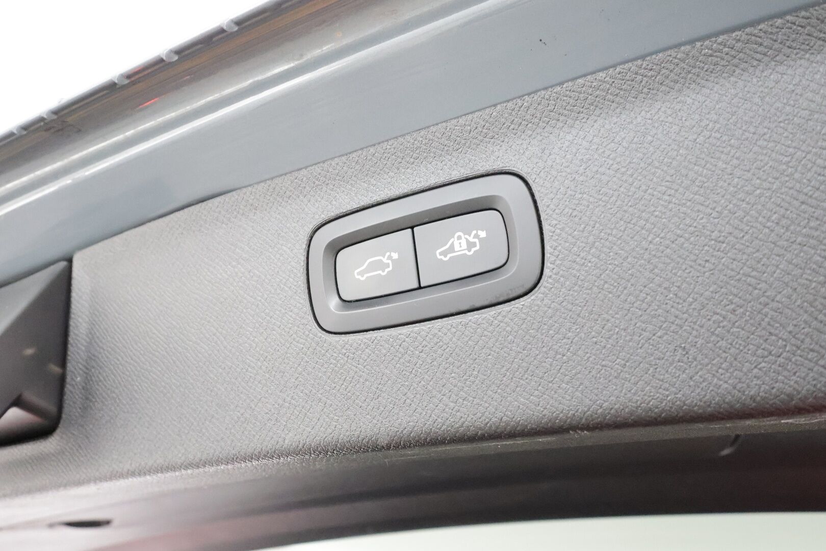 Volvo XC90 2022 T8 TwE AWD R-Design 7-p * Webasto / Koukku / ACC / Panorama / B&O / Full-LED / 360° / Sportit Muistilla / Ilma-alusta * - Akku kuntotarkastettu / Kahdet renkaat / Merkkihuollettu! * HUIPPU KAMOILLA * - HULLU BLACKWEEK KORKOTARJOUS 2,49%