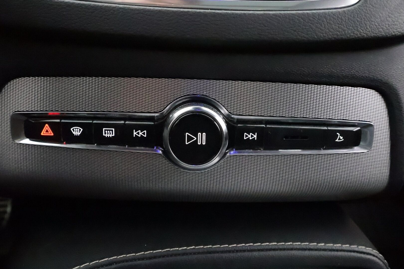 Volvo XC90 2022 T8 TwE AWD R-Design 7-p * Webasto / Koukku / ACC / Panorama / B&O / Full-LED / 360° / Sportit Muistilla / Ilma-alusta * - Akku kuntotarkastettu / Kahdet renkaat / Merkkihuollettu! * HUIPPU KAMOILLA * - HULLU BLACKWEEK KORKOTARJOUS 2,49%