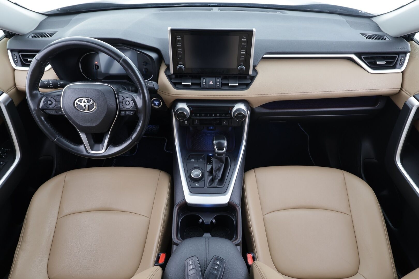 Toyota RAV4 2021 2,5 Hybrid AWD-i Premium * ACC / P.kamera / LED / Muistipenkki / Vaaleat nahat / KeylessGo / Sähköluukku * - Kahdet renkaat aluvanteilla 