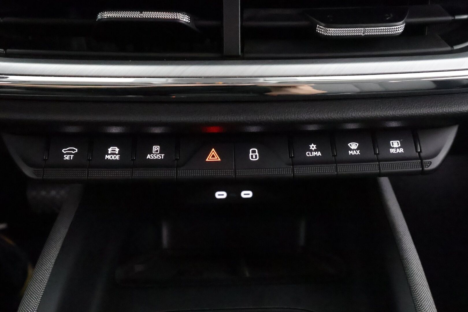Skoda Enyaq 2023 80 iV - | ACC | ILP | Koukku | LED | Puolinahat | Ratinlämmitys | P.Kamera | Digimittaristo | Keyless | Apple&Android | 1.Om Suomi-auto | Kahdet Renkaat | Merkkihuollettu |