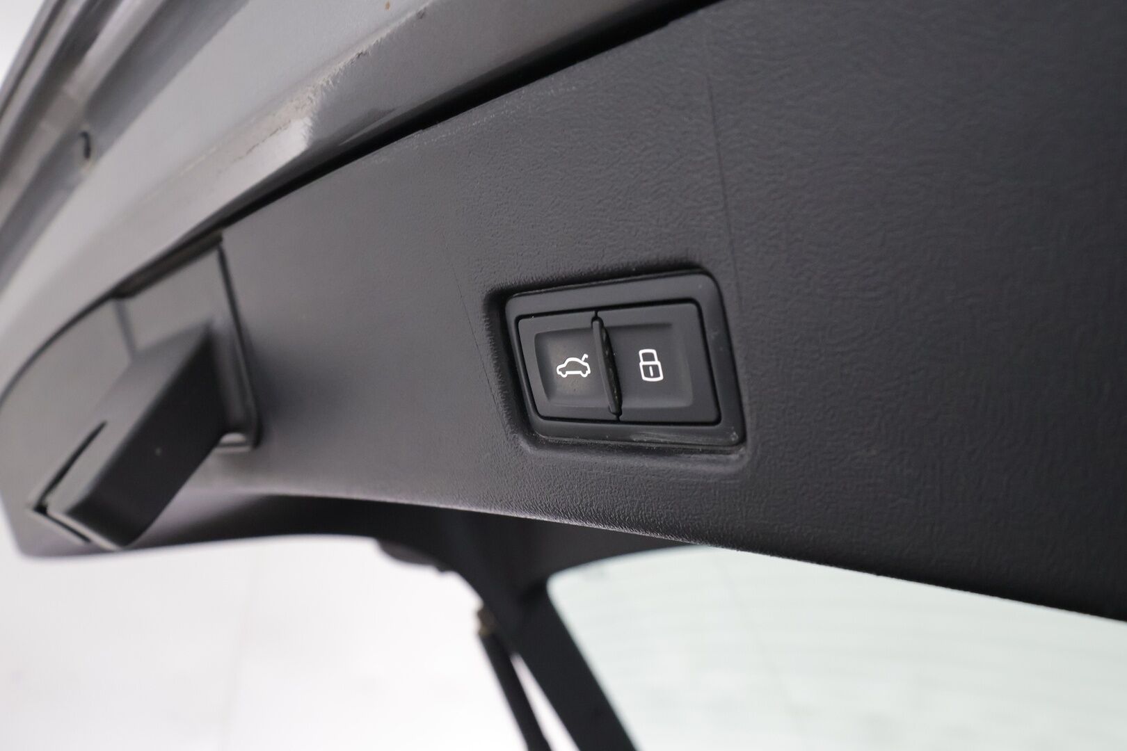 Audi Q4 e-tron 2023 40 e-tron Sportback Limited - | ACC | ILP | SONOS | Sporttipenkit | Ambient light | Keyless | Digimittaristo | P.kamera | Navi | 1-om suomiauto | 2x renkaat aluin | 