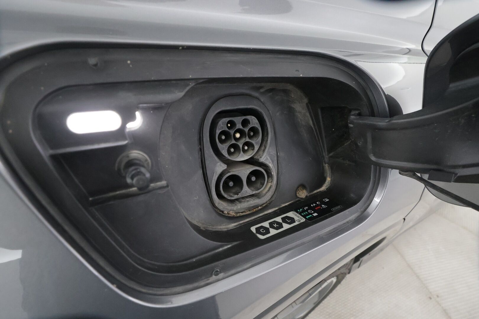 Audi Q4 e-tron 2023 40 e-tron Sportback Limited - | ACC | ILP | SONOS | Sporttipenkit | Ambient light | Keyless | Digimittaristo | P.kamera | Navi | 1-om suomiauto | 2x renkaat aluin | 