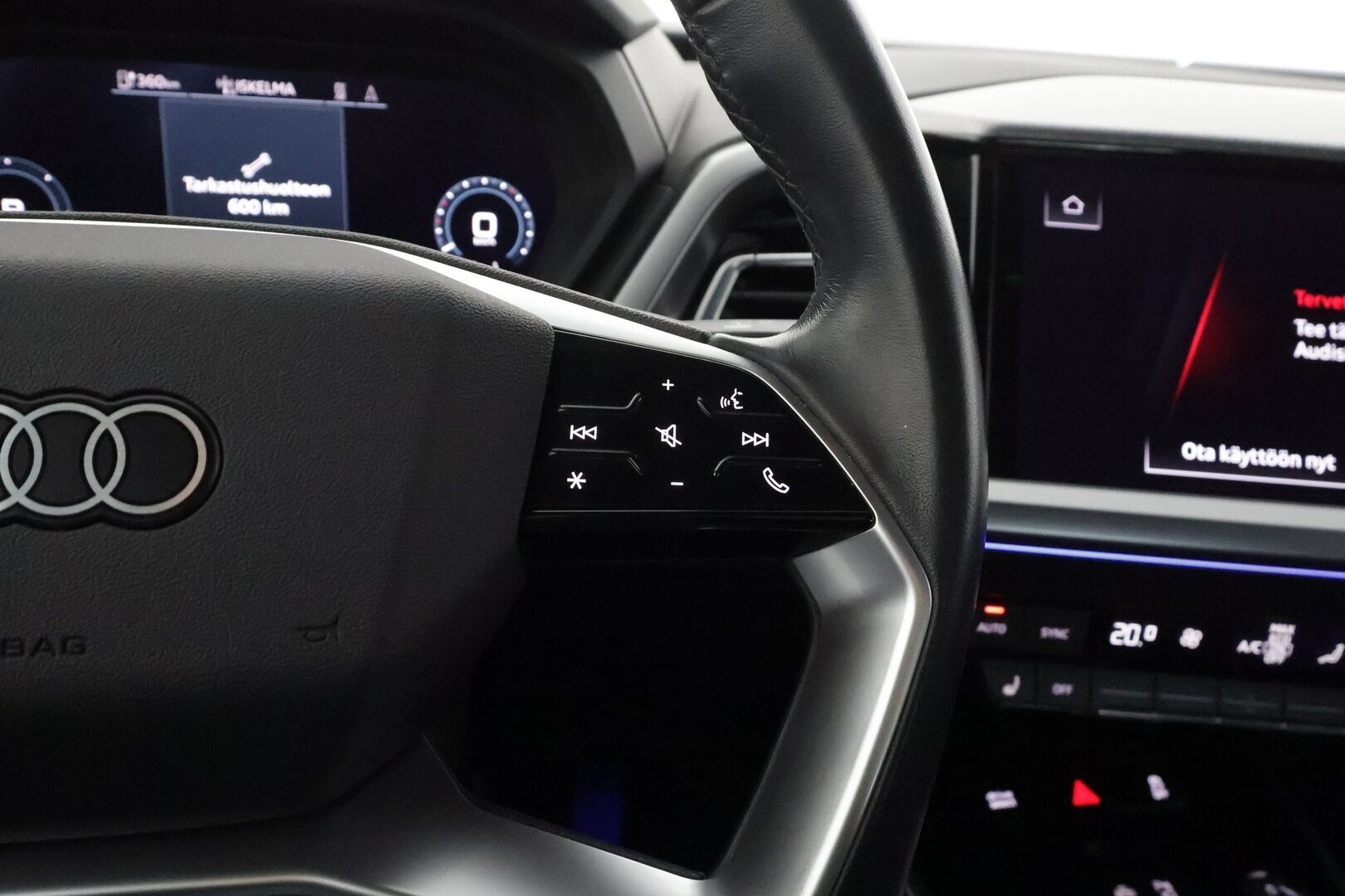 Audi Q4 e-tron 2023 40 e-tron Sportback Limited - | ACC | ILP | SONOS | Sporttipenkit | Ambient light | Keyless | Digimittaristo | P.kamera | Navi | 1-om suomiauto | 2x renkaat aluin | 