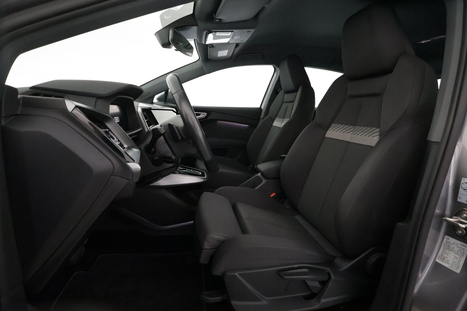 Audi Q4 e-tron 2023 40 e-tron Sportback Limited - | ACC | ILP | SONOS | Sporttipenkit | Ambient light | Keyless | Digimittaristo | P.kamera | Navi | 1-om suomiauto | 2x renkaat aluin | 