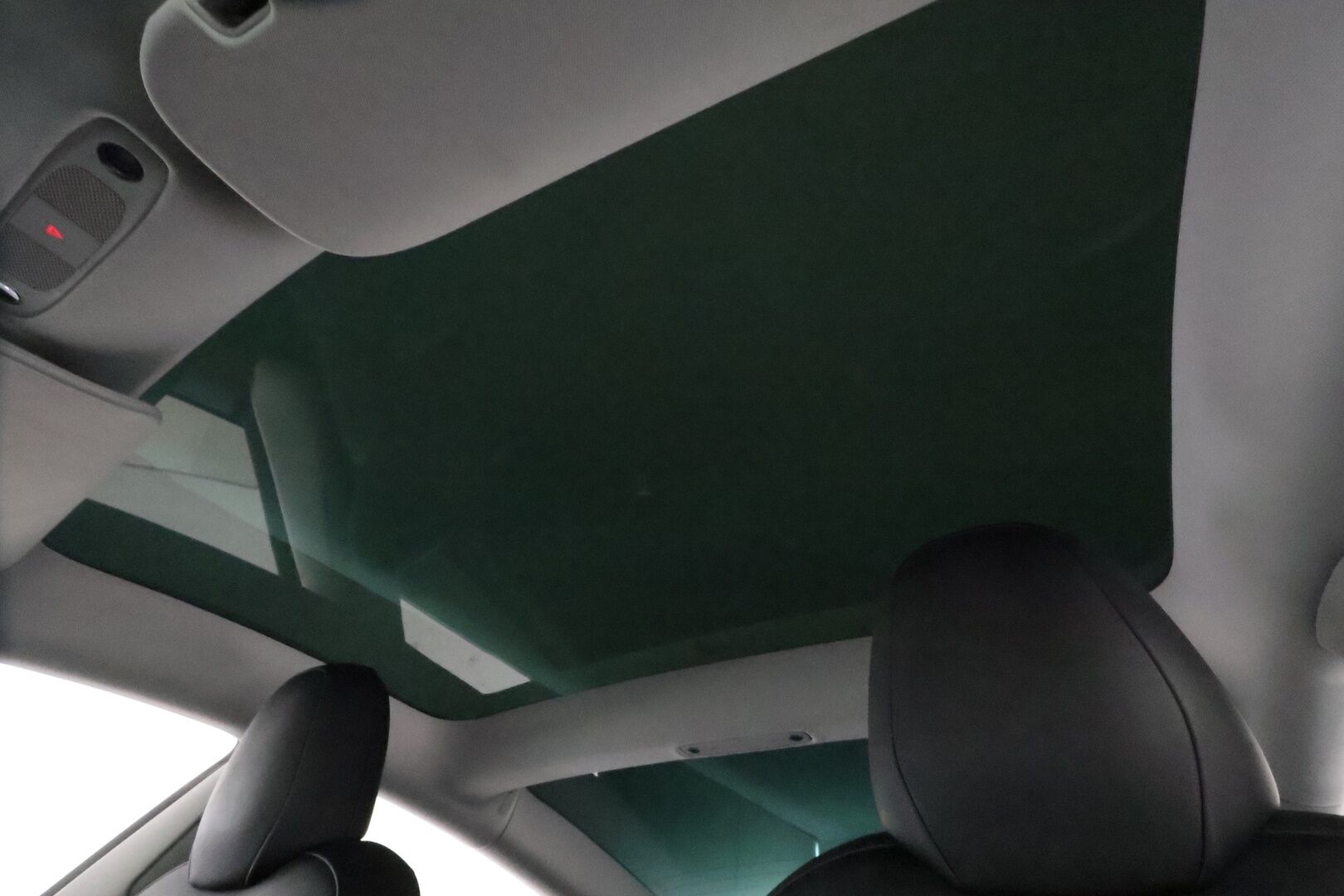 Tesla Model 3 2022 Performance **Lasikatto / Matrix LED / P.kamera / Lämpöpumppu / Mustat nahat** - 3,99 % KORKOTARJOUS TÄHÄN AUTOON 31.8. ASTI! - Kahdet renkaat aluvanteilla / Premium Audio