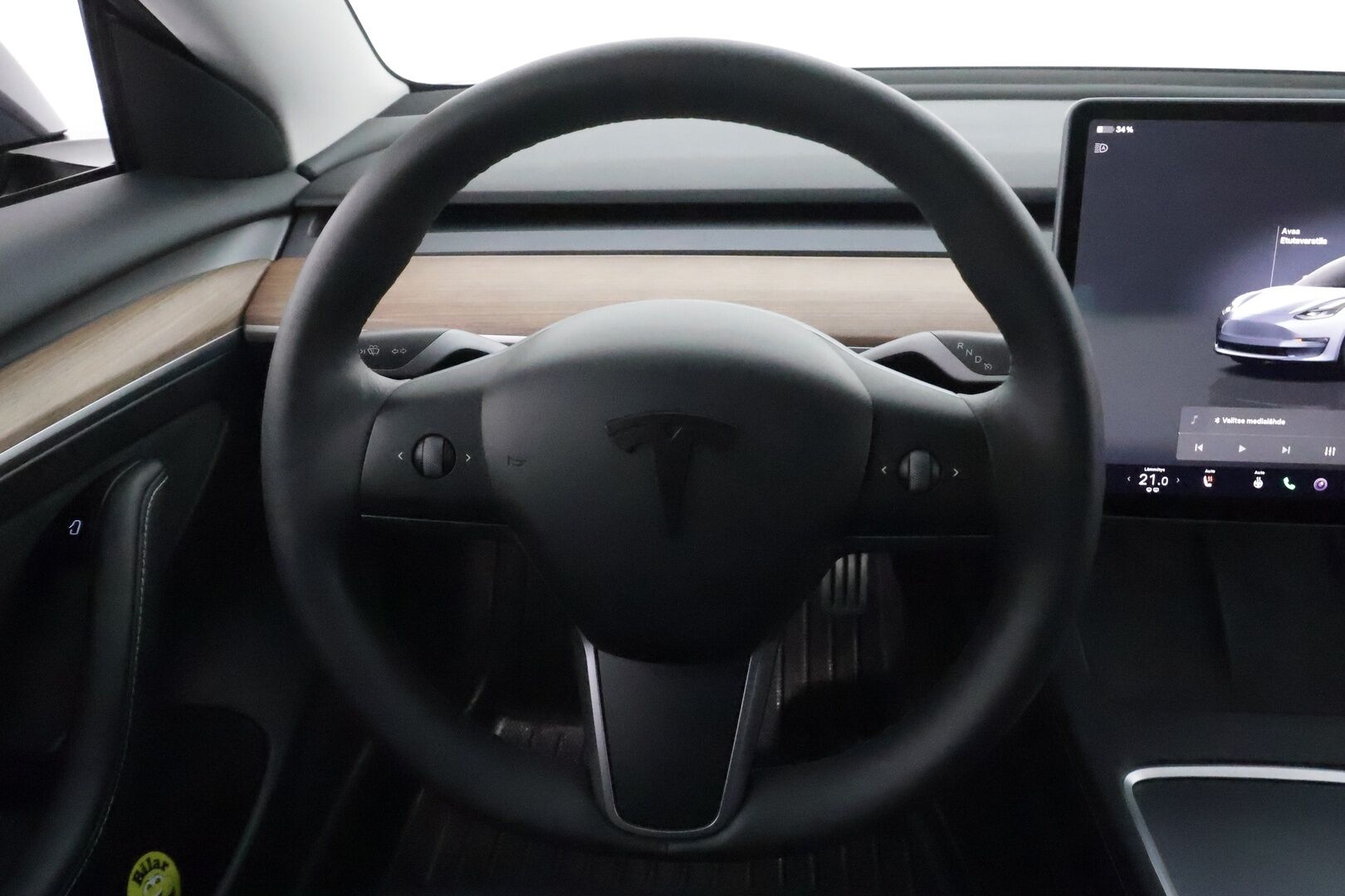 Tesla Model 3 2022 Performance **Lasikatto / Matrix LED / P.kamera / Lämpöpumppu / Mustat nahat** - 3,99 % KORKOTARJOUS TÄHÄN AUTOON 31.8. ASTI! - Kahdet renkaat aluvanteilla / Premium Audio