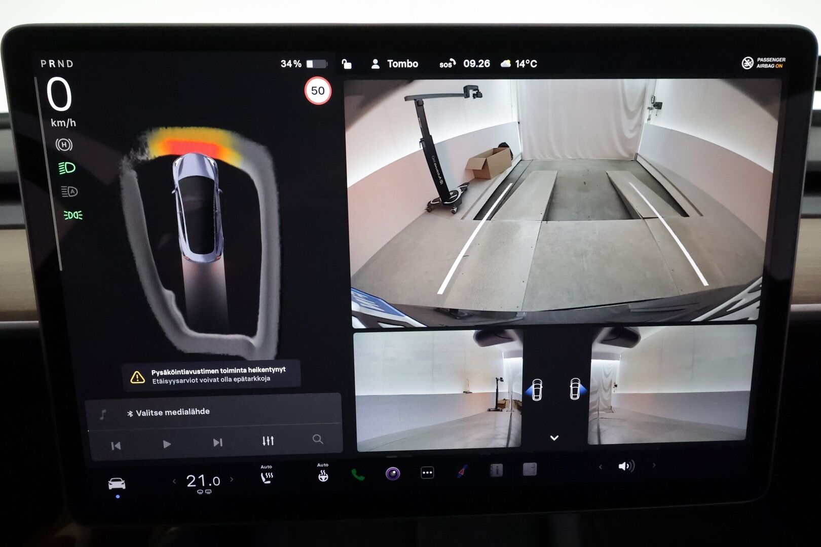 Tesla Model 3 2022 Performance **Lasikatto / Matrix LED / P.kamera / Lämpöpumppu / Mustat nahat** - 3,99 % KORKOTARJOUS TÄHÄN AUTOON 31.8. ASTI! - Kahdet renkaat aluvanteilla / Premium Audio