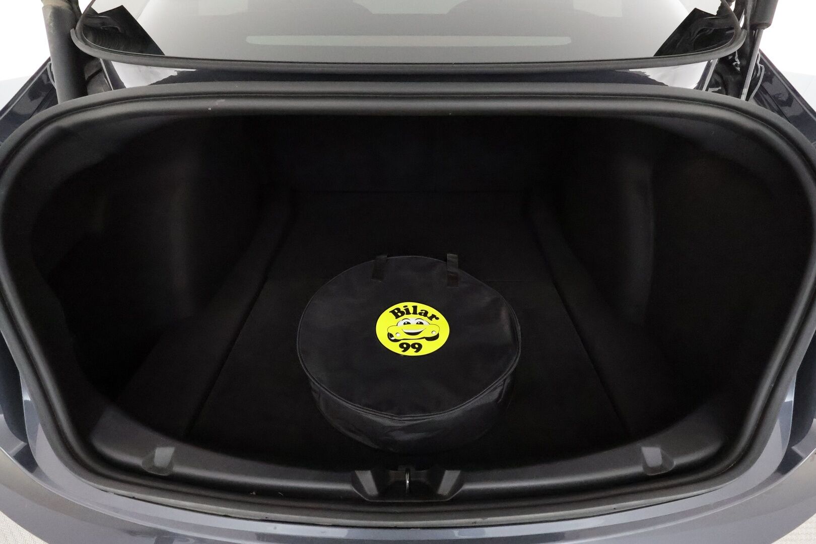 Tesla Model 3 2022 Performance **Lasikatto / Matrix LED / P.kamera / Lämpöpumppu / Mustat nahat** - 3,99 % KORKOTARJOUS TÄHÄN AUTOON 31.8. ASTI! - Kahdet renkaat aluvanteilla / Premium Audio