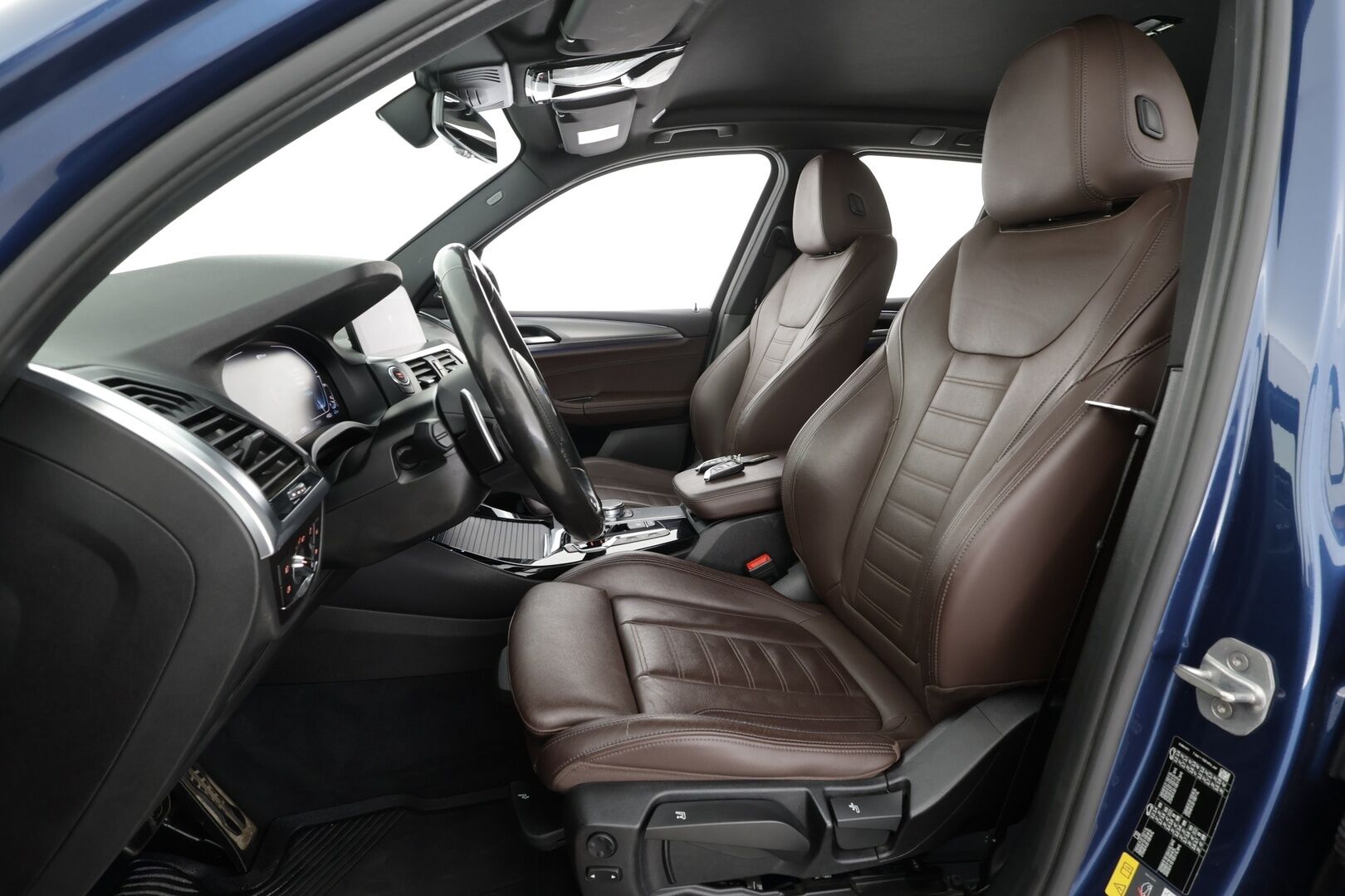 BMW X3 2020 G01 xDrive 30e A Charged Edition M Sport * H&K / Koukku / LED / 360° / Sporttinahat / Navi / Keyless * - 2x Latauskaapelit / Kahdet renkaat