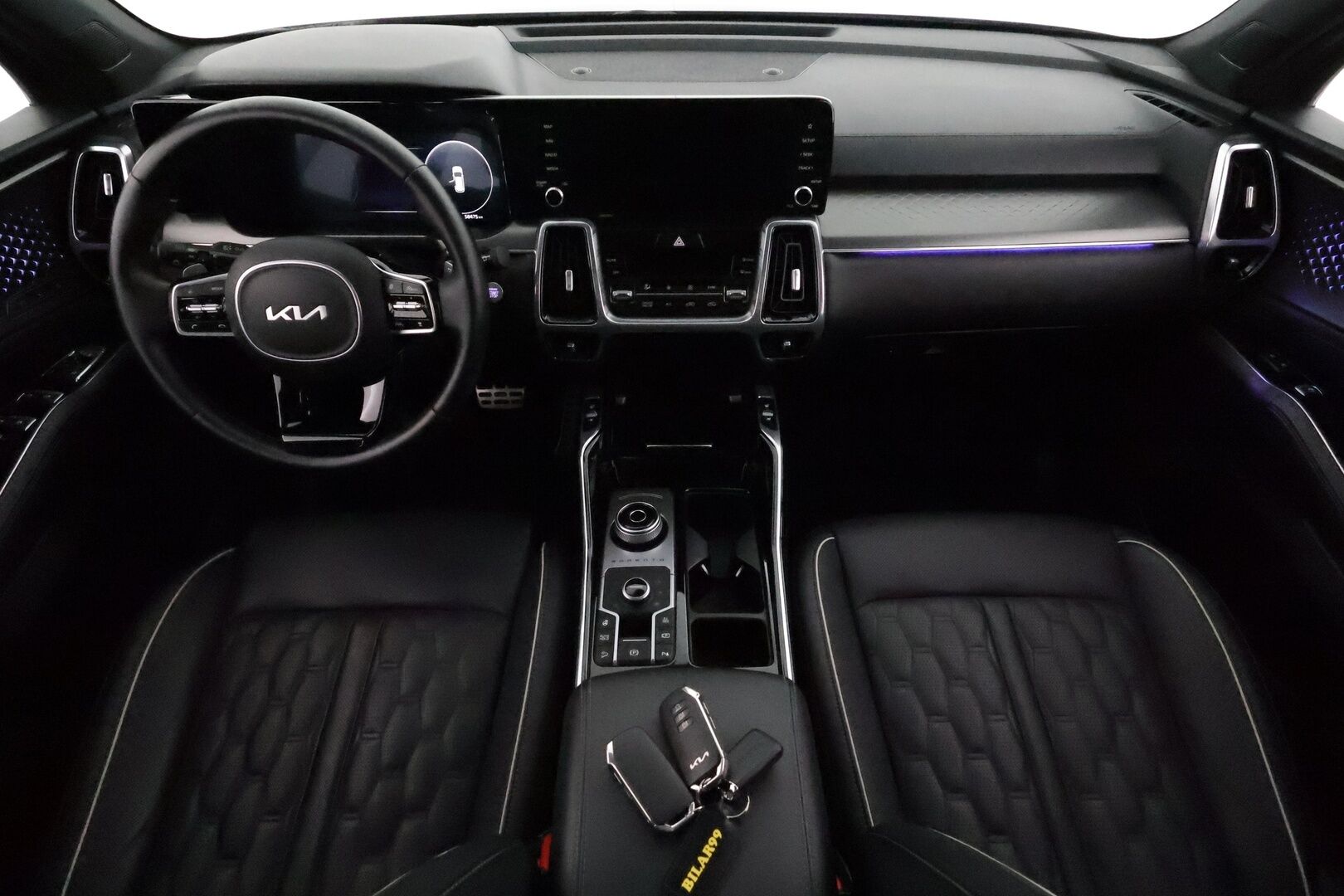 Kia Sorento 2023 1,6 T-GDI Hybrid AWD Business Luxury AT 5P **ACC / HUD / 360° / Bose / Panorama / Muistipenkki / Ilmastoidut nahat / Navi** - 3,99 % KORKOTARJOUS TÄHÄN AUTOON 23.9. ASTI! - Webasto / 1.Om Suomi-auto / Kahdet renkaat aluvanteilla